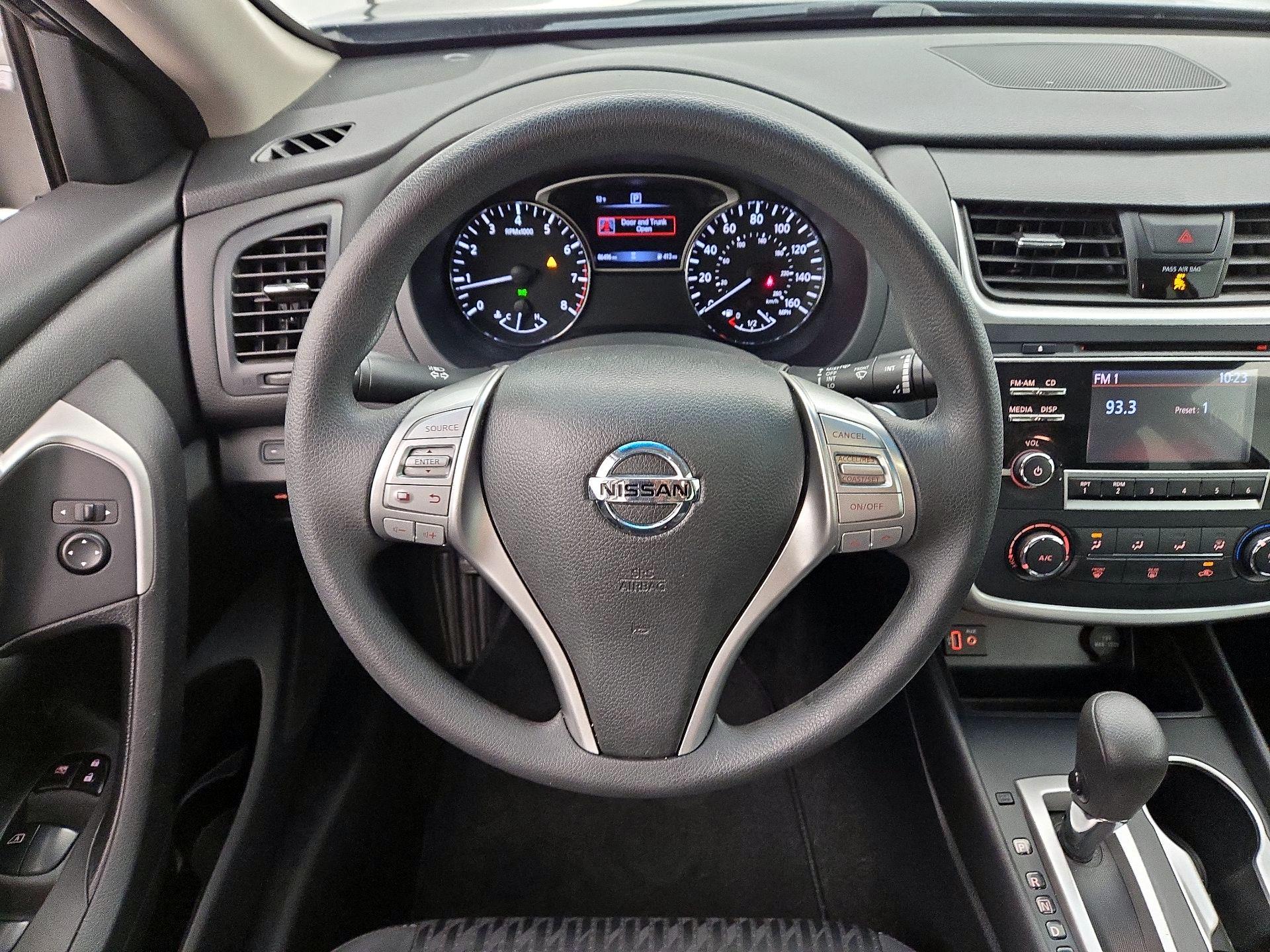 Thumbnail: 2018 Nissan Altima - 10