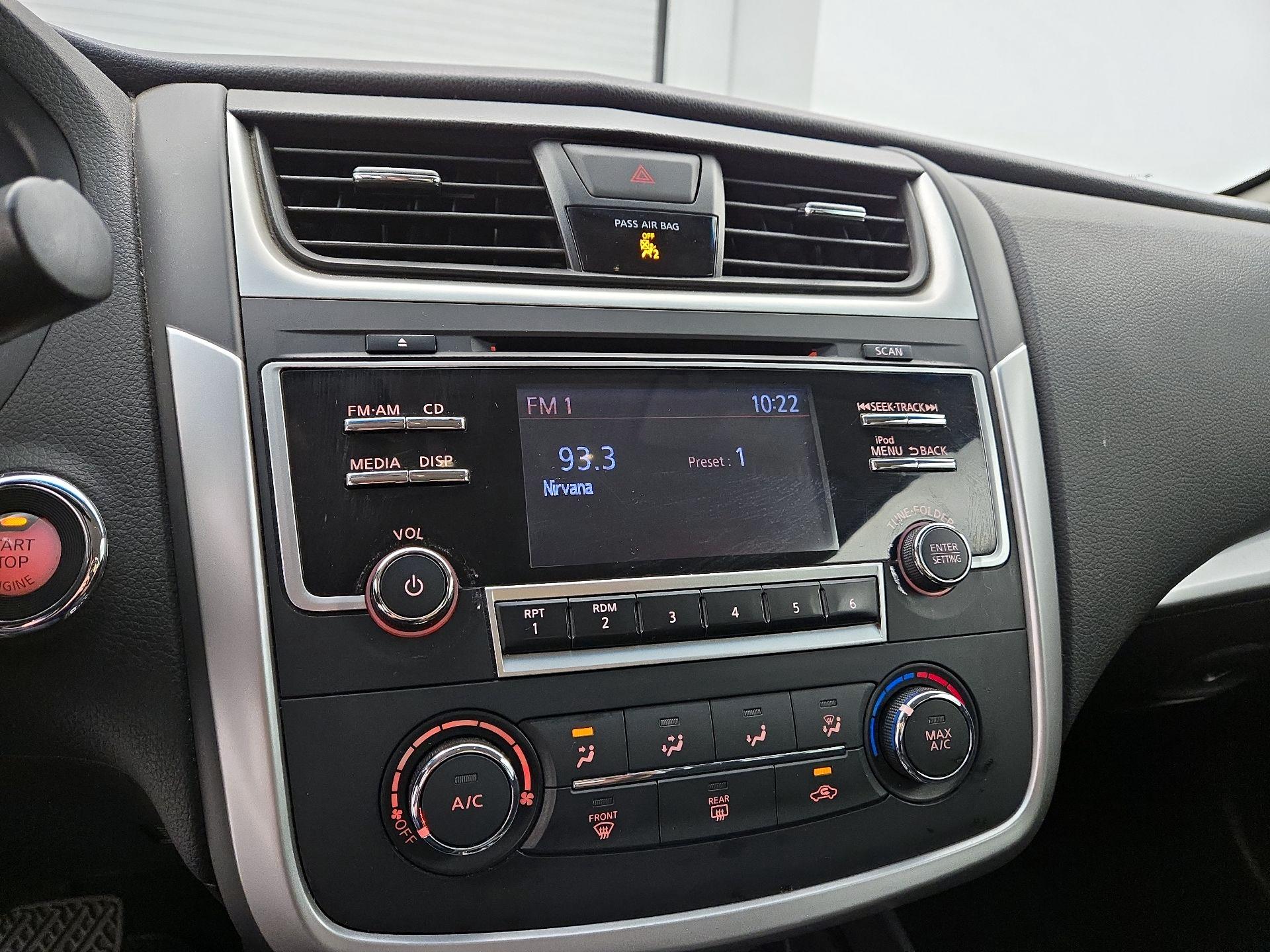 Thumbnail: 2018 Nissan Altima - 15