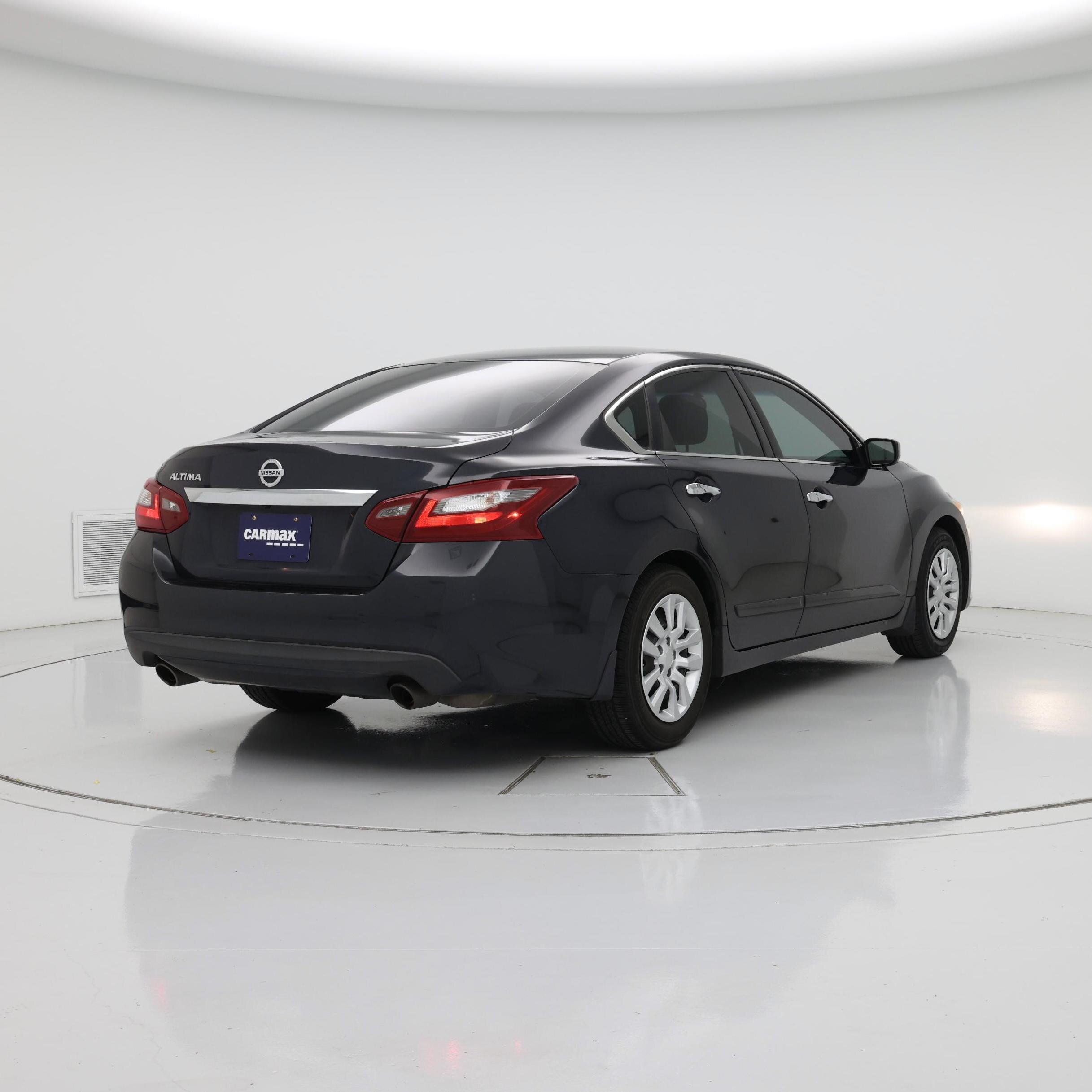 Thumbnail: 2018 Nissan Altima - 8