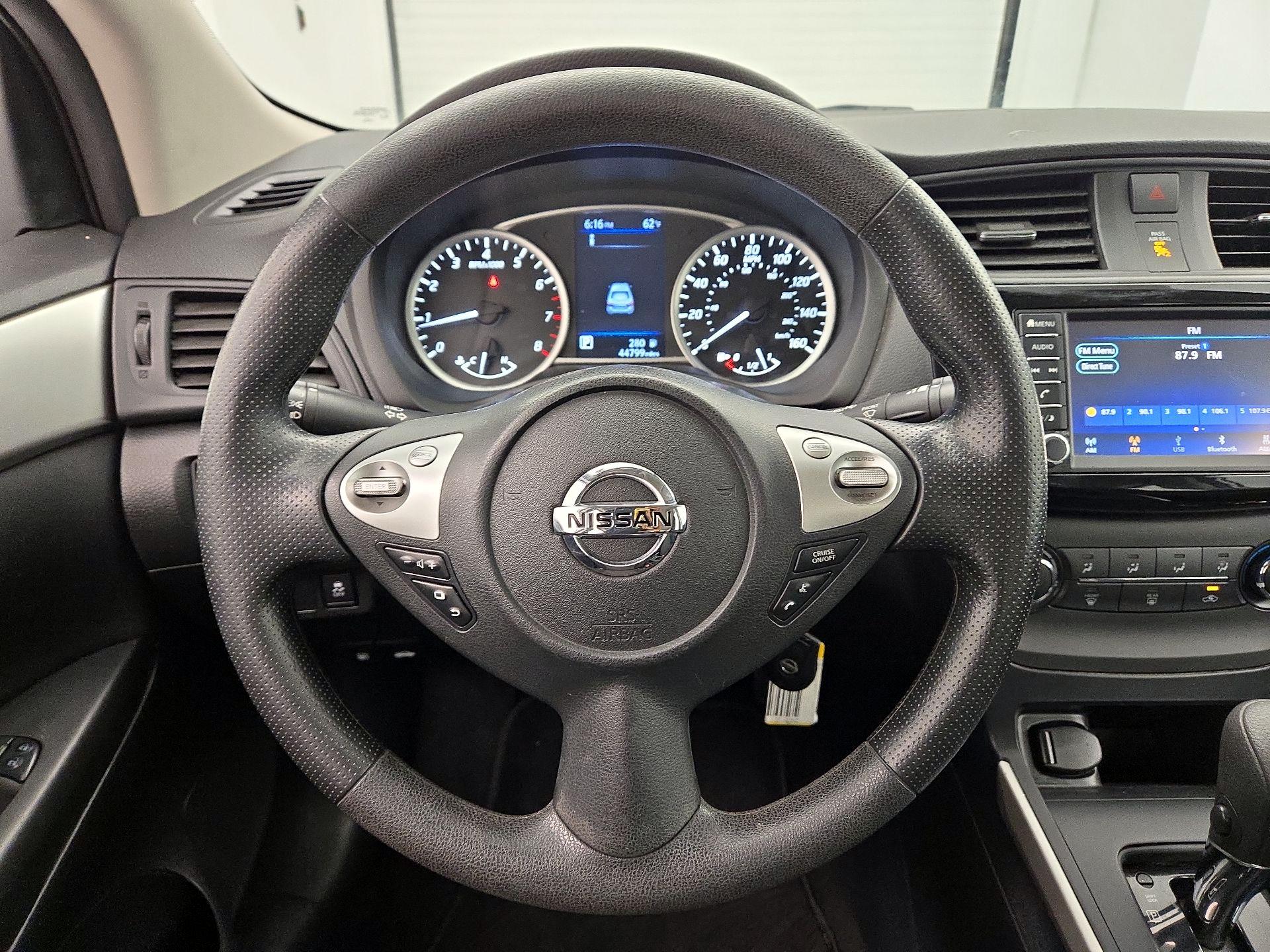 Thumbnail: 2019 Nissan Sentra - 10