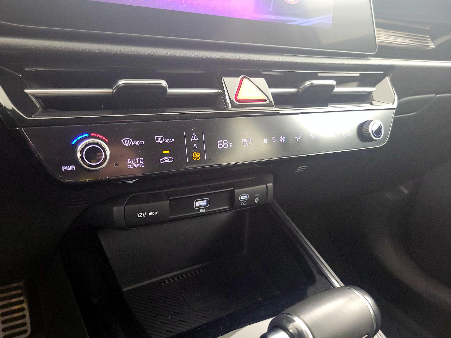 Thumbnail: 2023 Kia Niro - 17