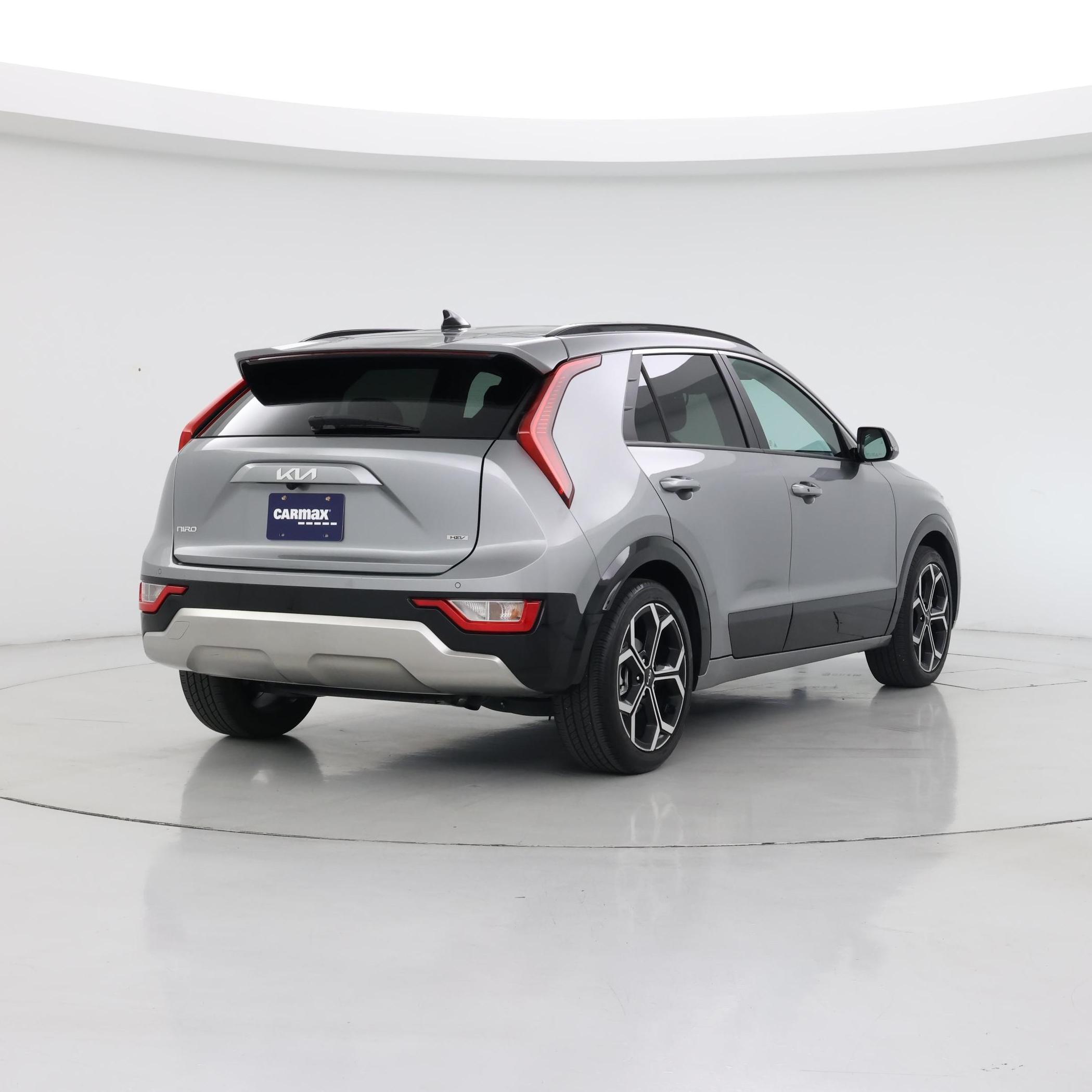 Thumbnail: 2023 Kia Niro - 8