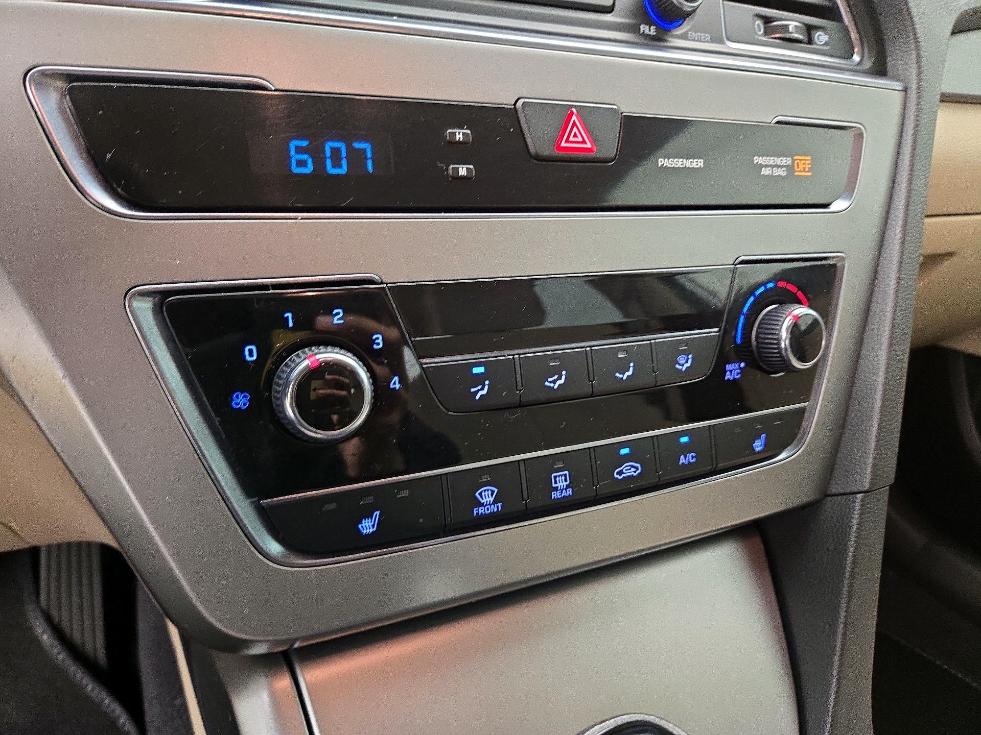 Thumbnail: 2015 Hyundai Sonata - 16