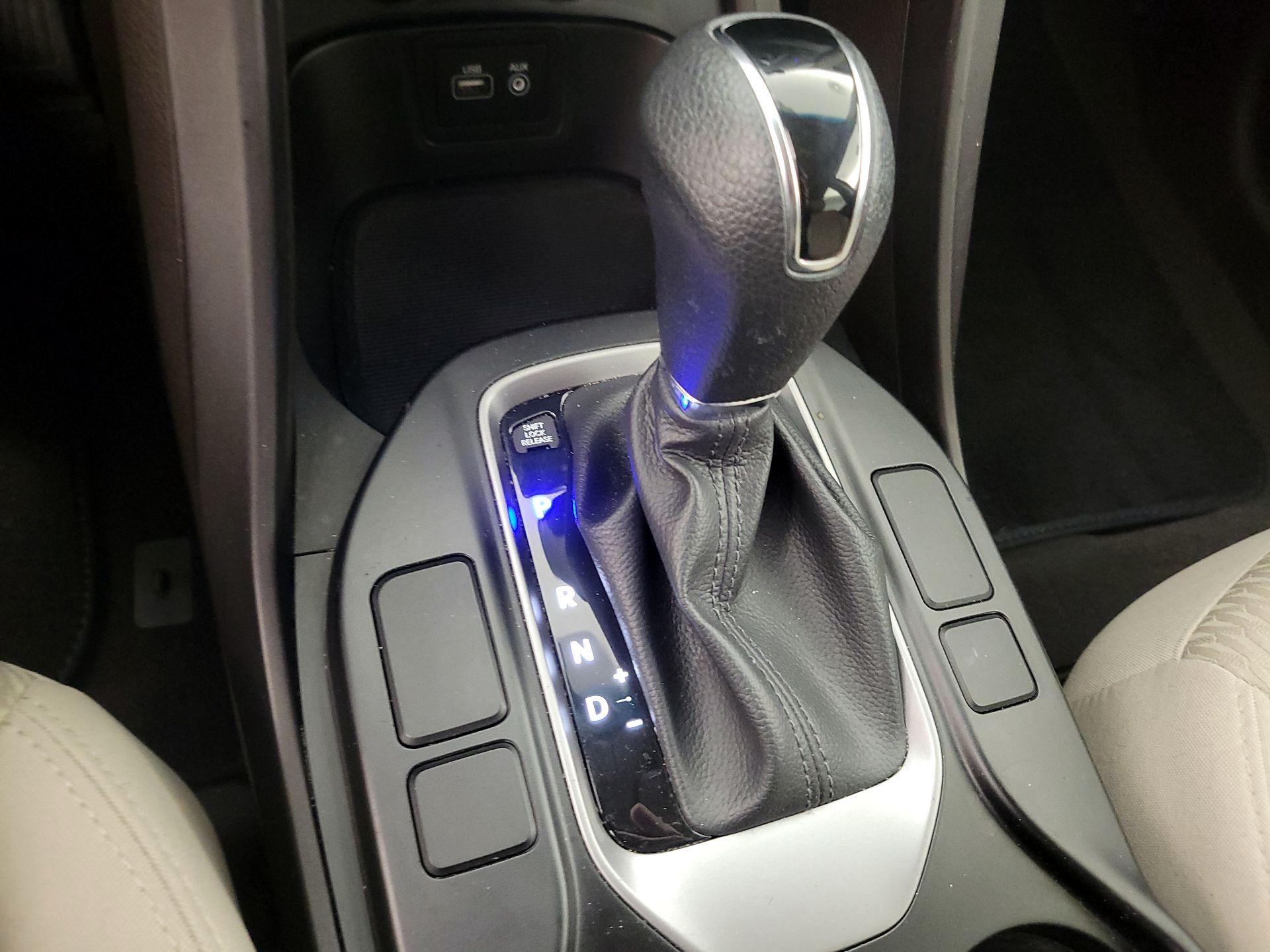 Thumbnail: 2017 Hyundai Santa Fe - 17