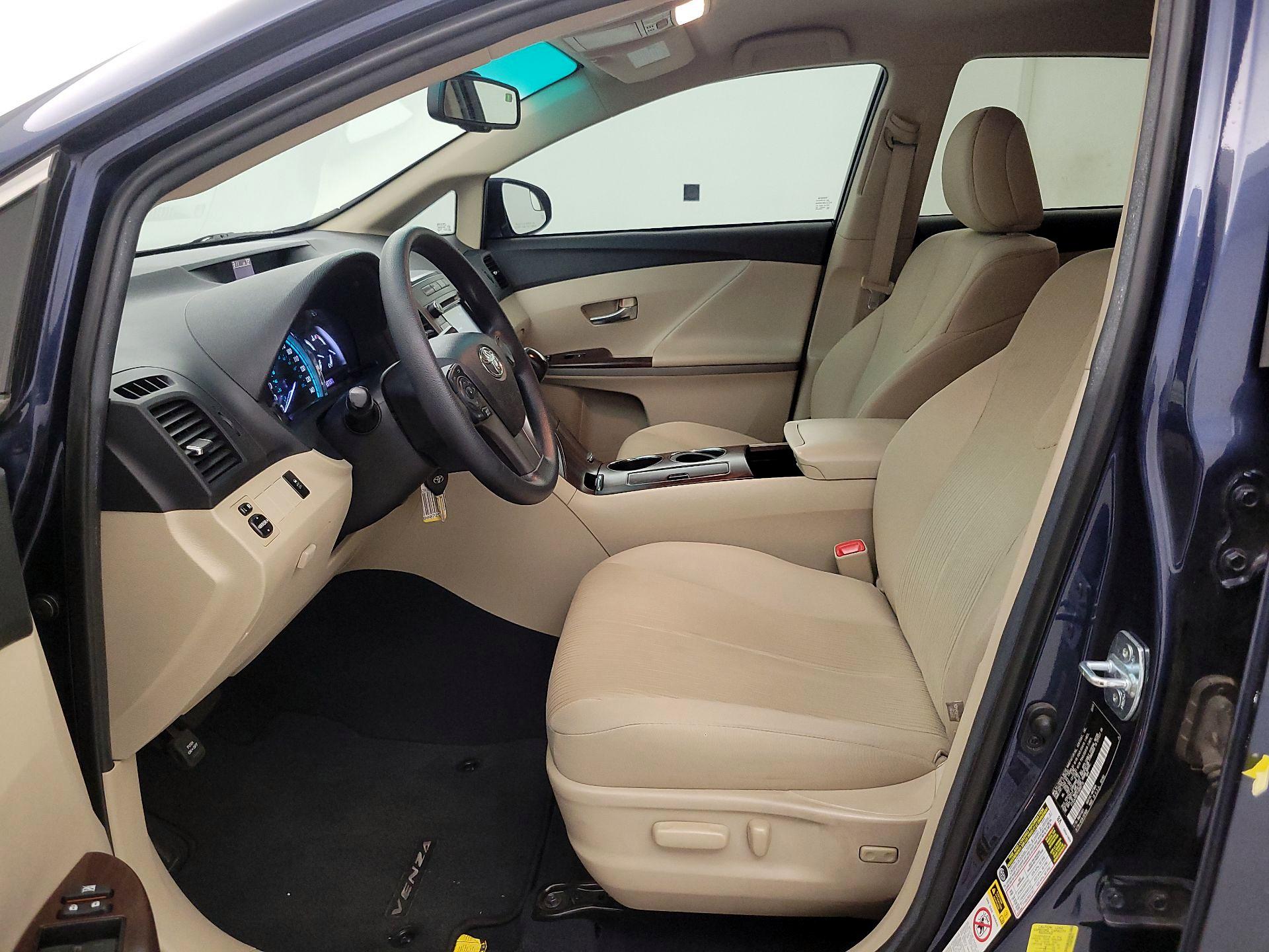 Thumbnail: 2015 Toyota Venza - 11