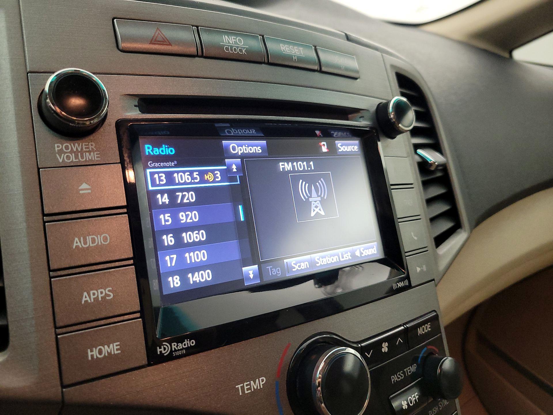 Thumbnail: 2015 Toyota Venza - 15