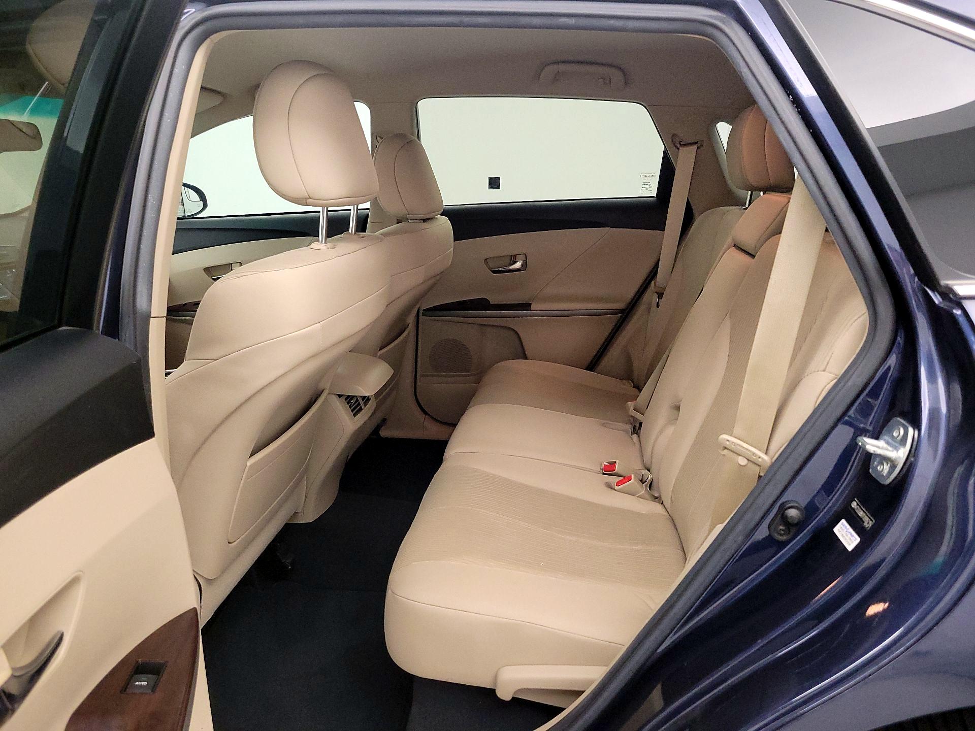 Thumbnail: 2015 Toyota Venza - 19