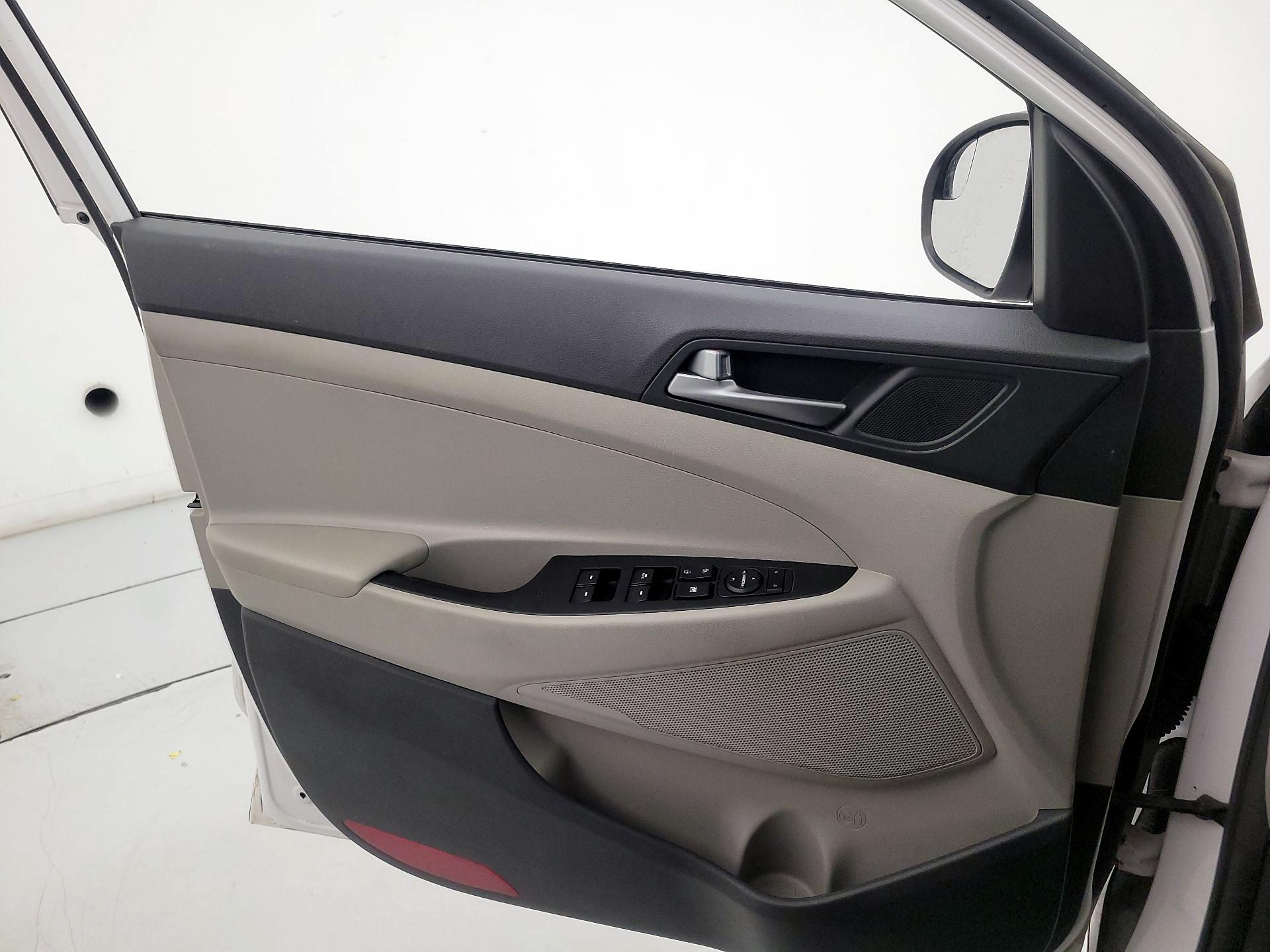 Thumbnail: 2017 Hyundai Tucson - 12