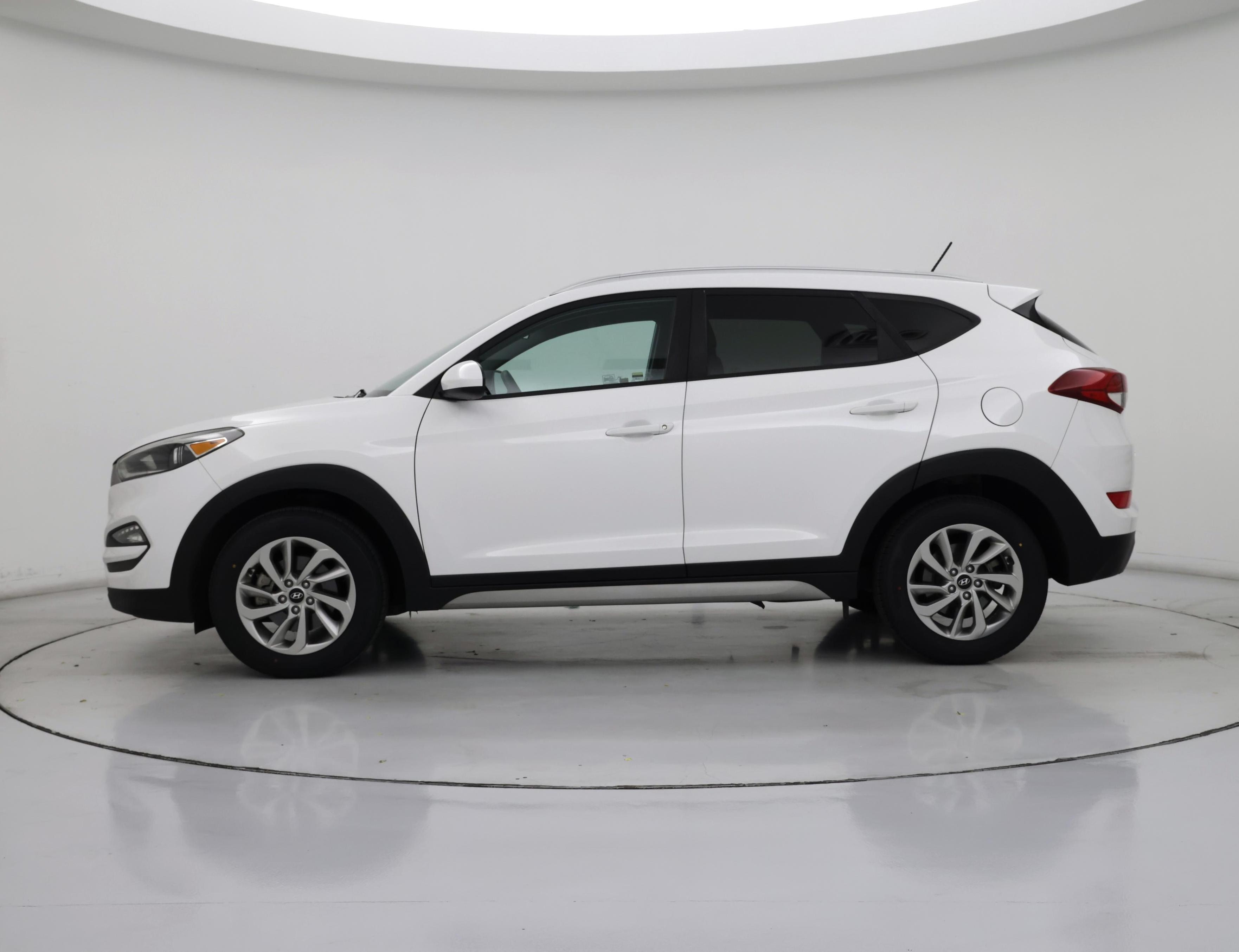 Thumbnail: 2017 Hyundai Tucson - 3