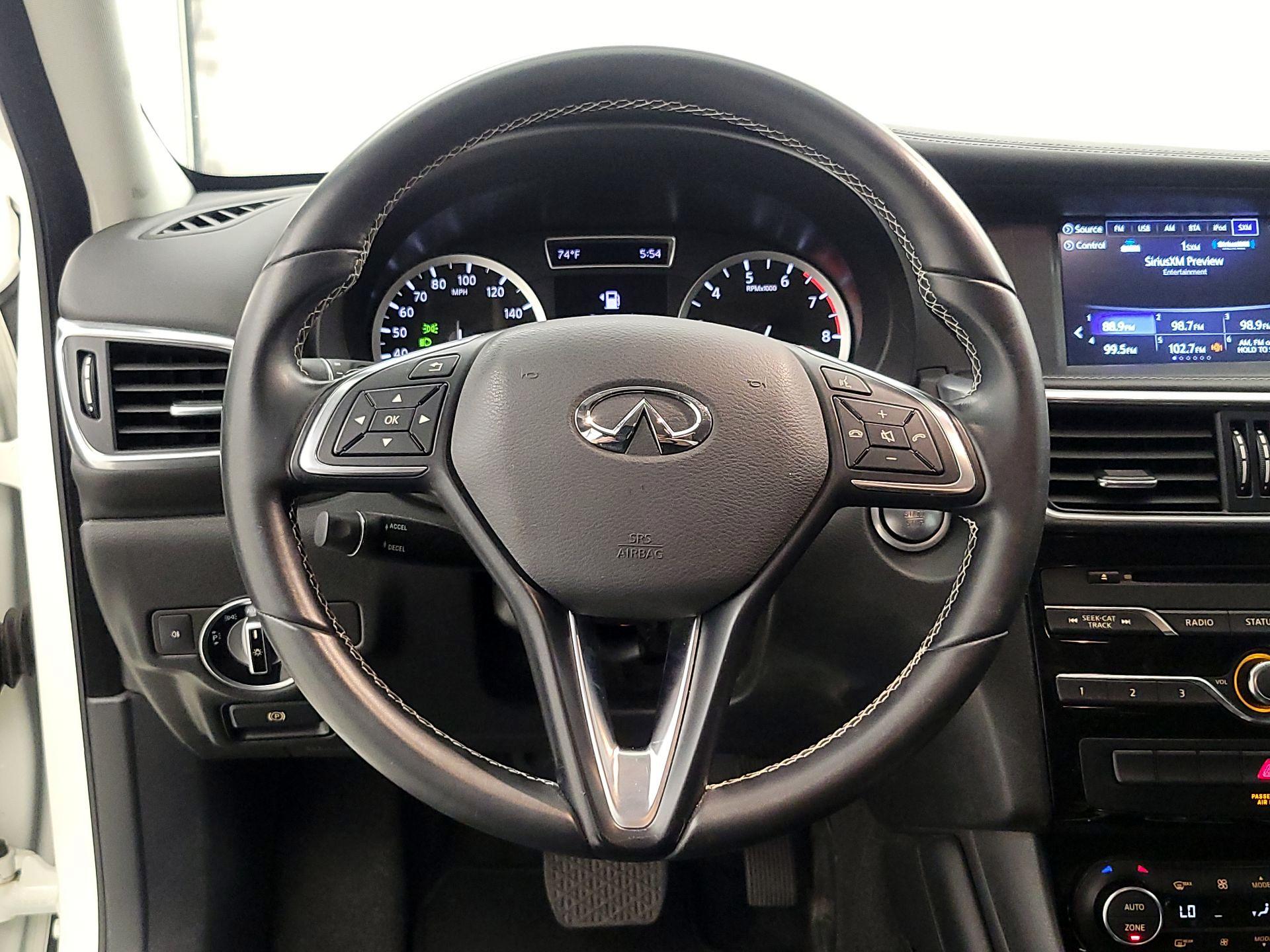 Thumbnail: 2018 INFINITI QX30 - 10