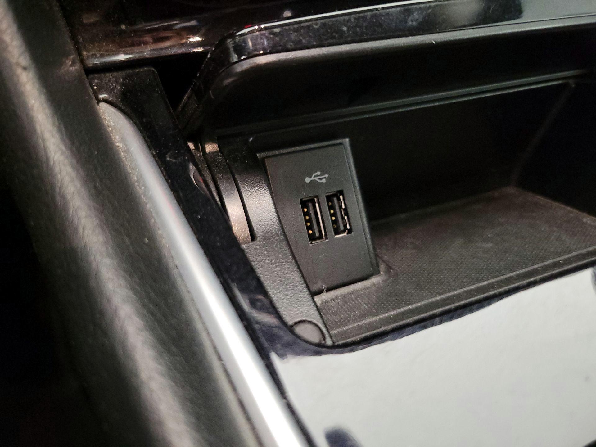 Thumbnail: 2018 INFINITI QX30 - 18