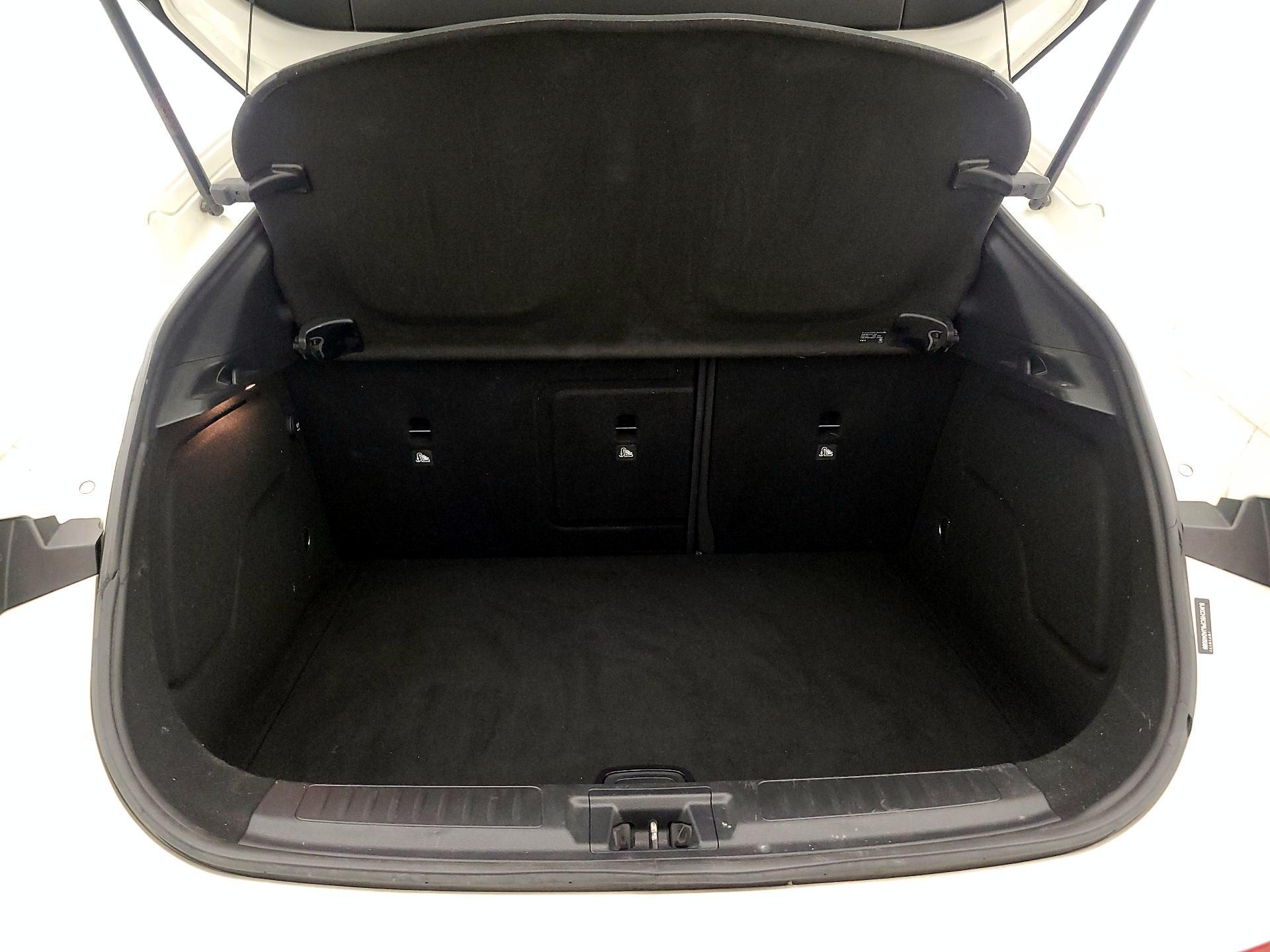 Thumbnail: 2018 INFINITI QX30 - 20