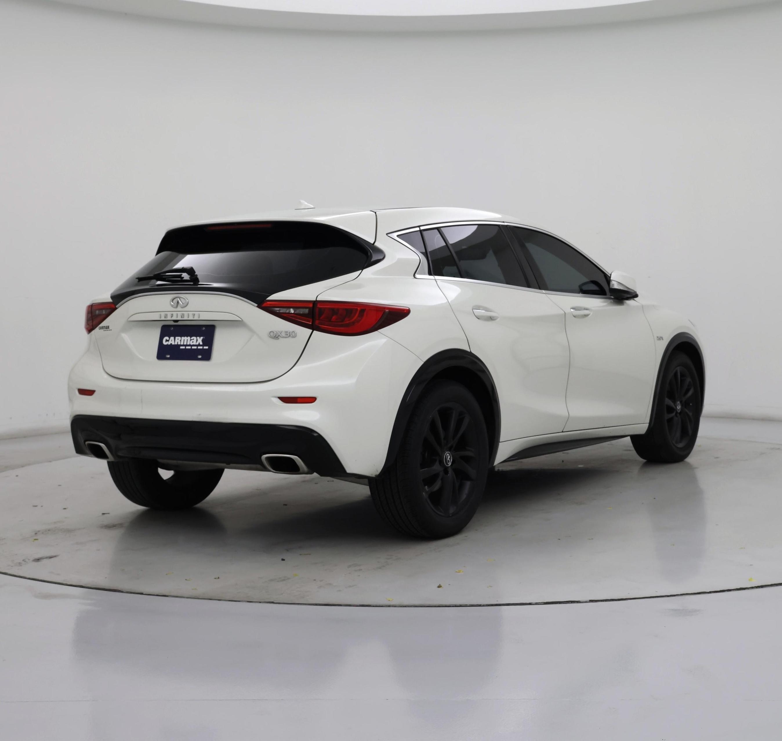 Thumbnail: 2018 INFINITI QX30 - 8