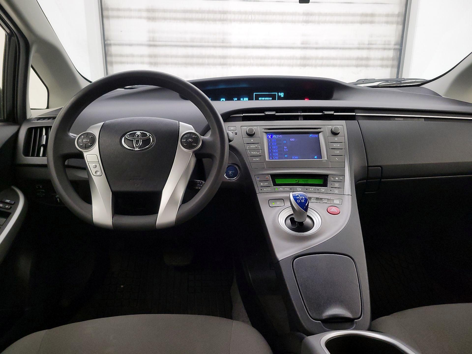 Thumbnail: 2015 Toyota Prius - 9