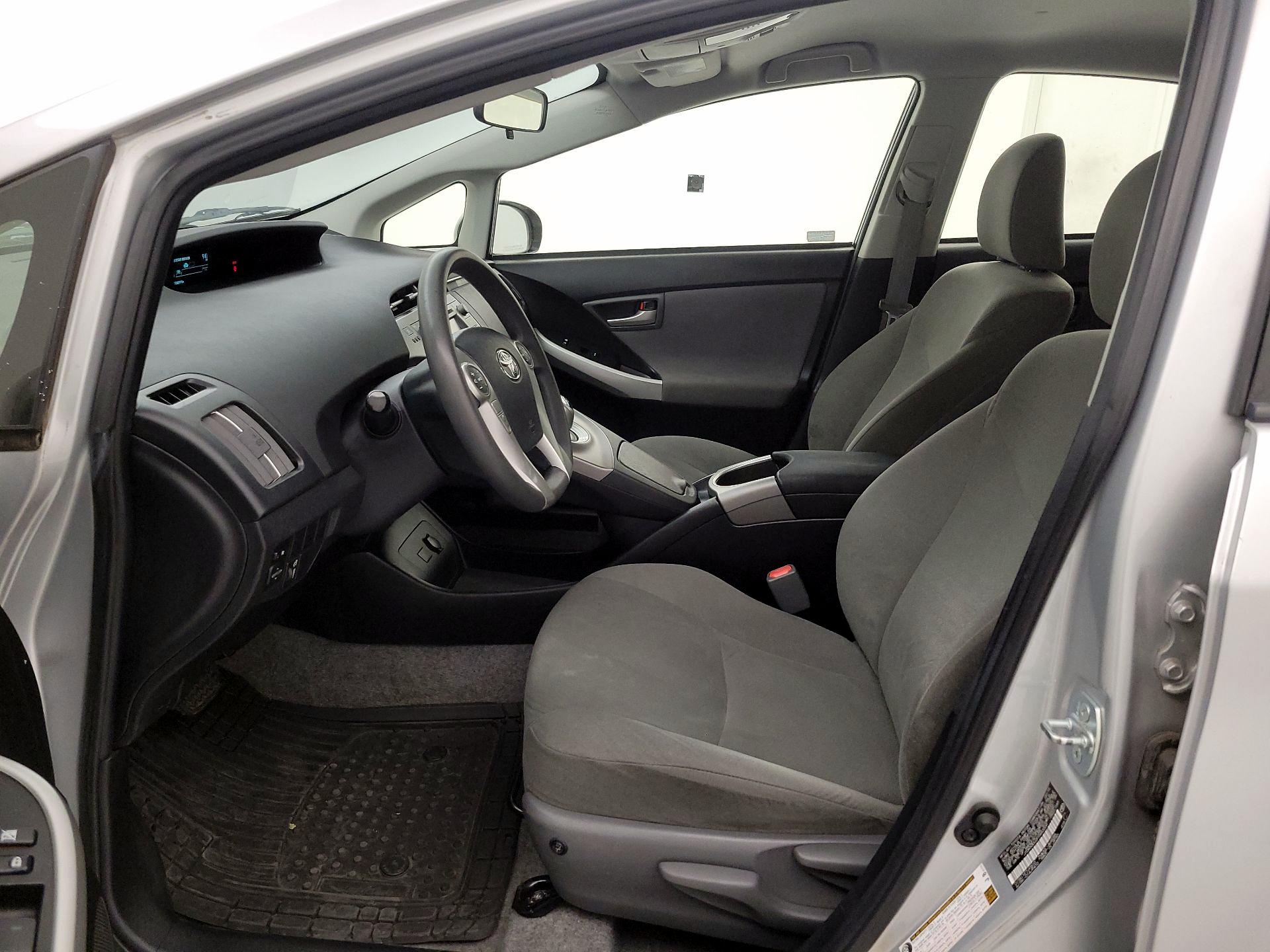 Thumbnail: 2015 Toyota Prius - 11