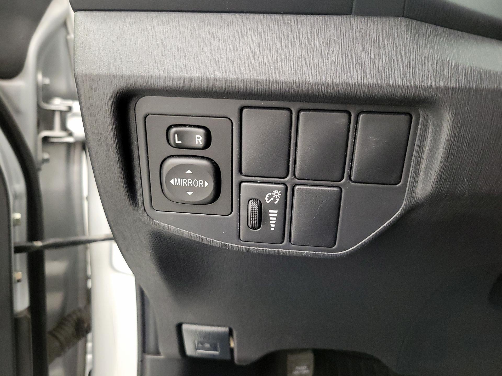 Thumbnail: 2015 Toyota Prius - 13