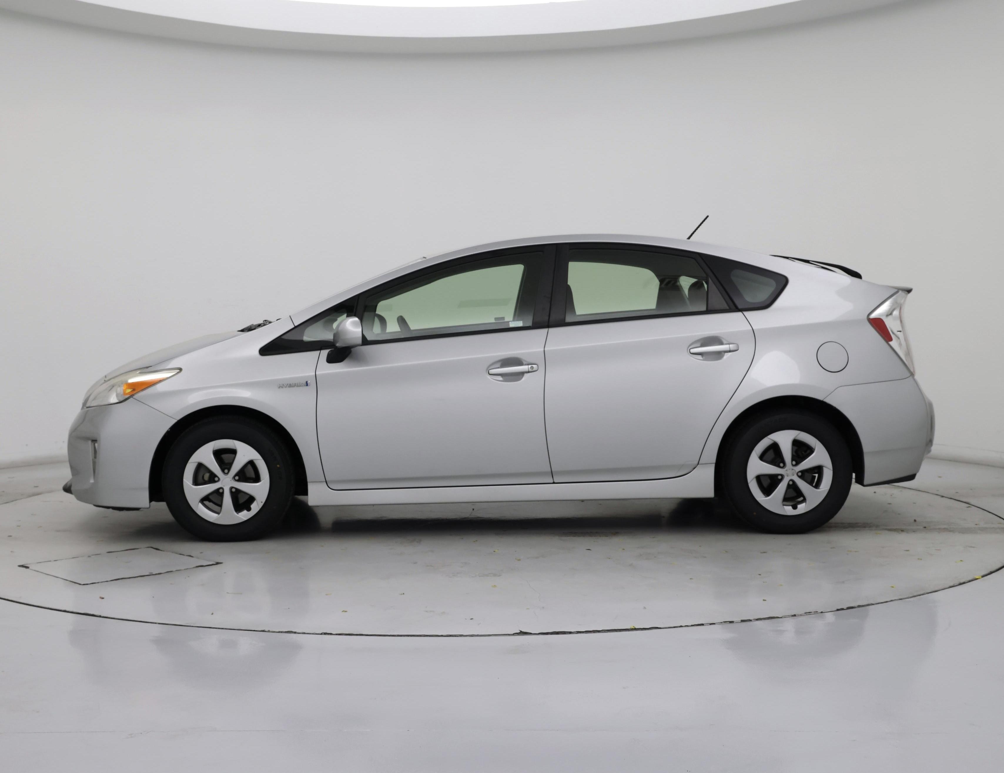 Thumbnail: 2015 Toyota Prius - 3