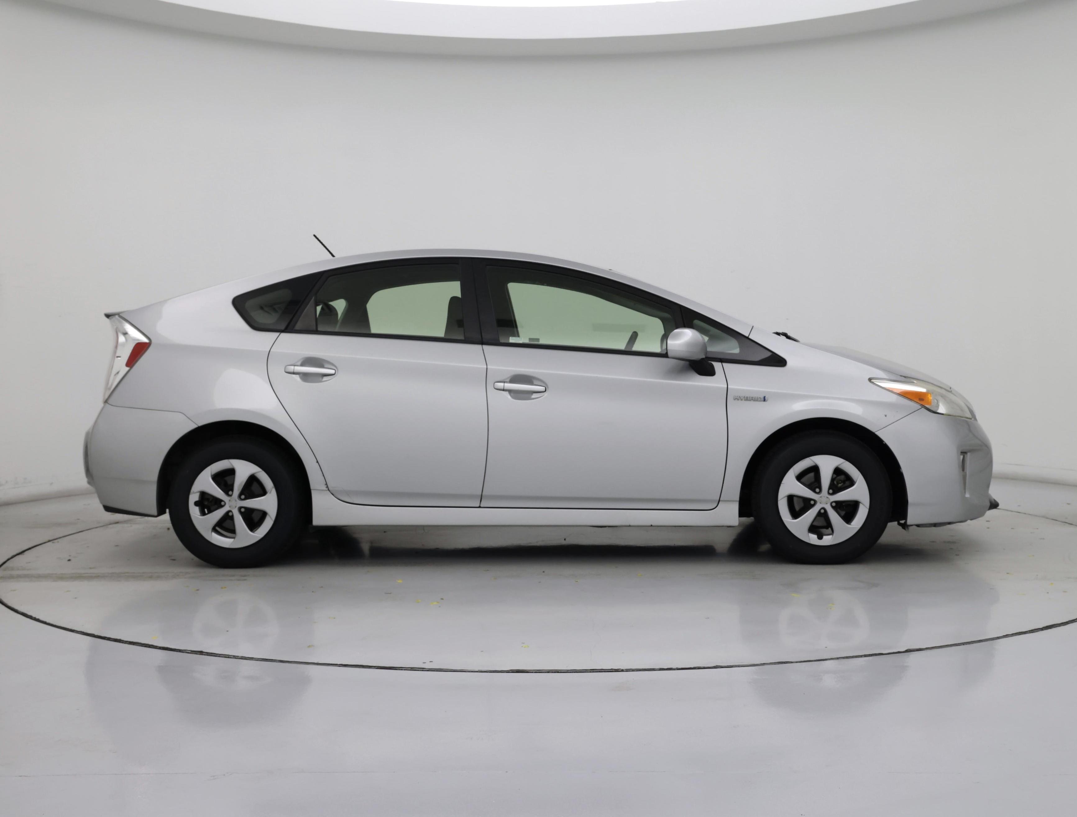 Thumbnail: 2015 Toyota Prius - 7