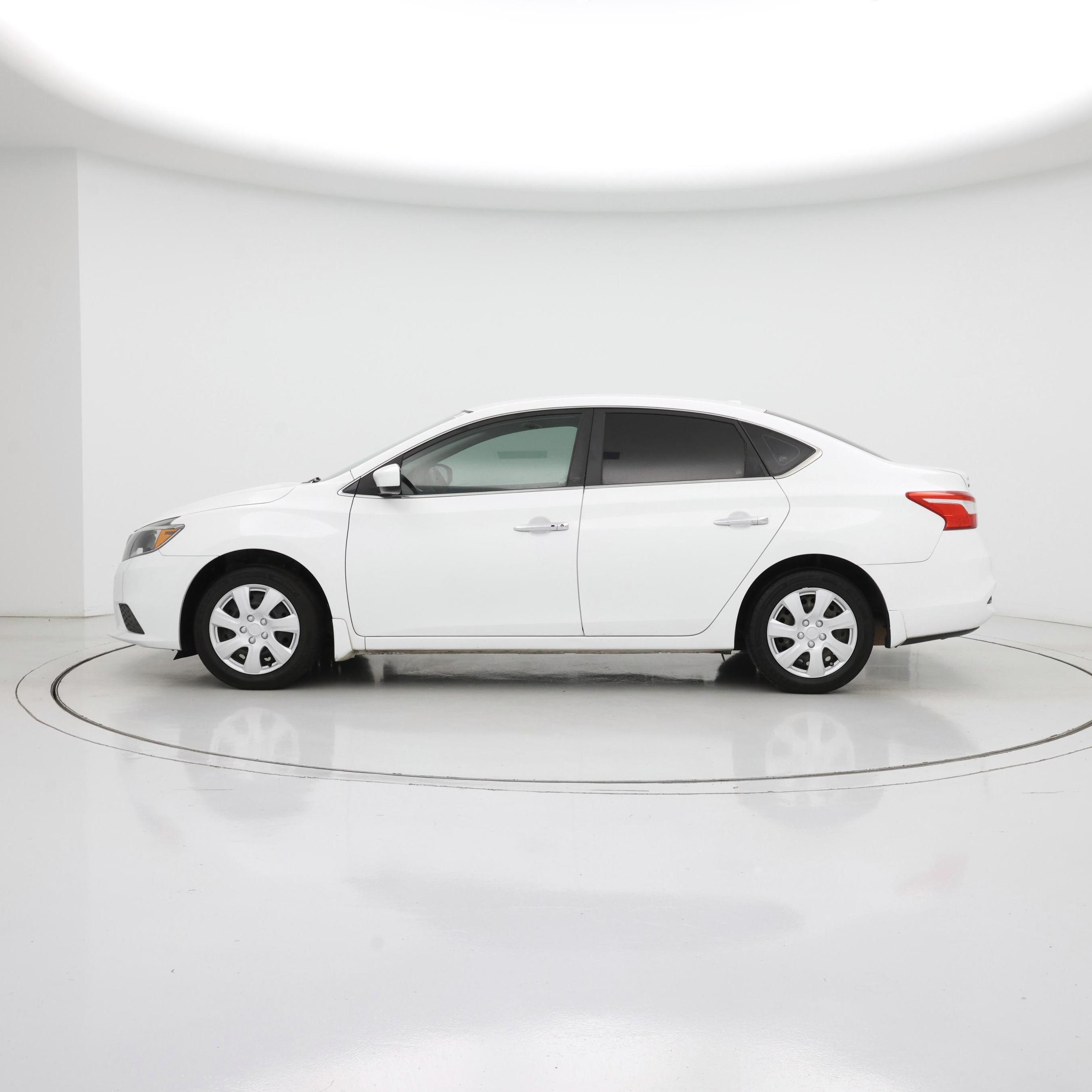 Thumbnail: 2016 Nissan Sentra - 3