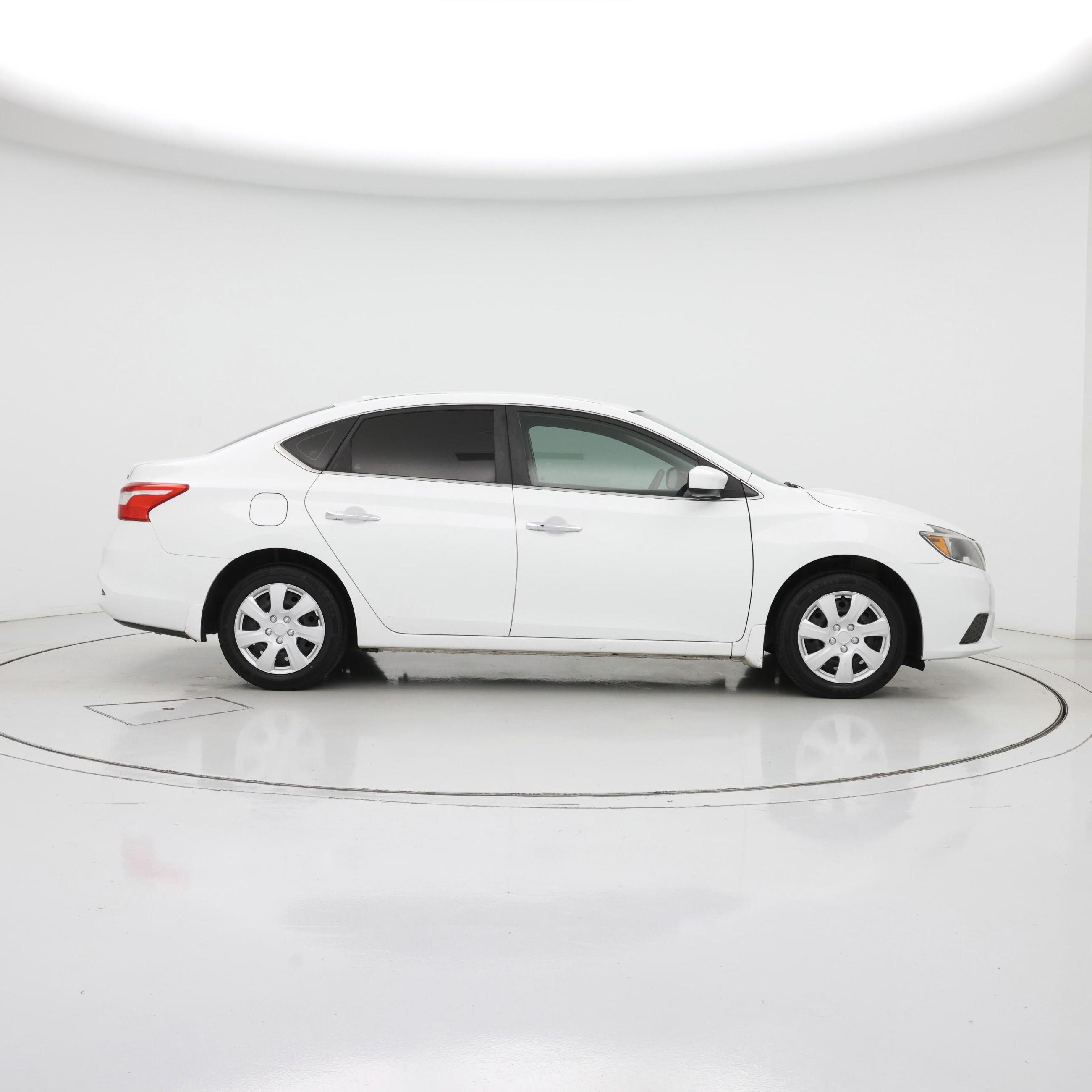 Thumbnail: 2016 Nissan Sentra - 7