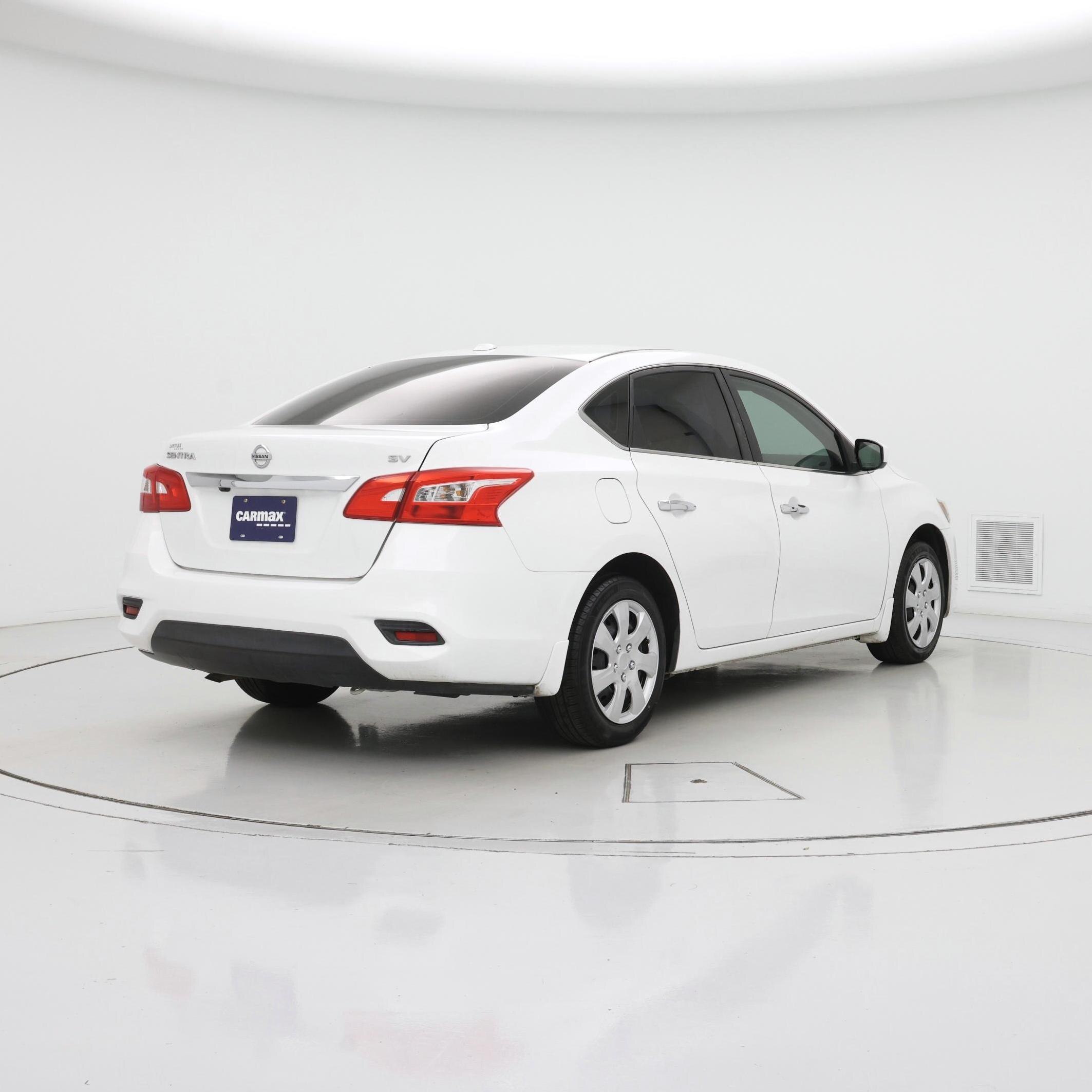 Thumbnail: 2016 Nissan Sentra - 8