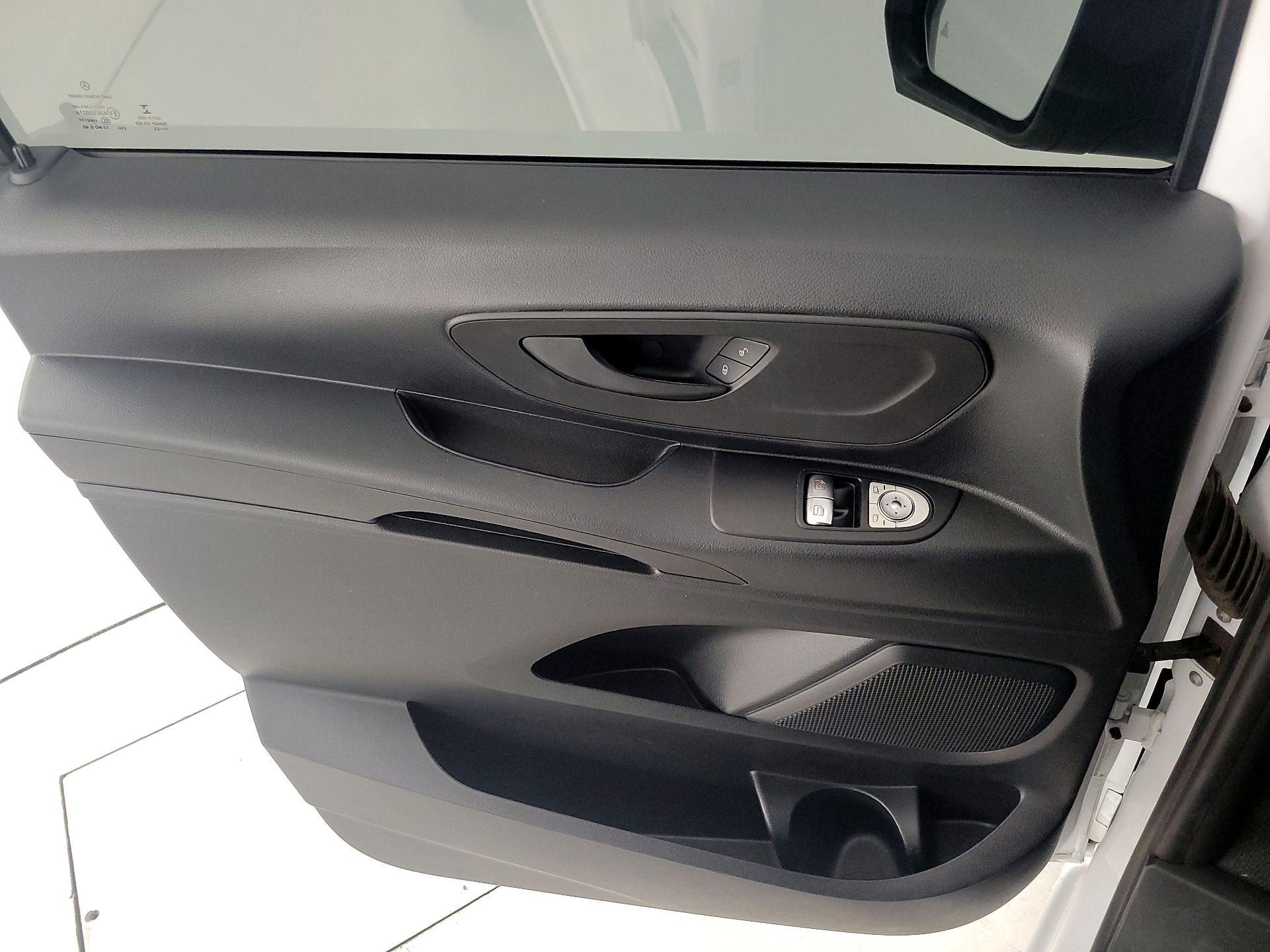 Thumbnail: 2022 Mercedes-Benz Metris - 12