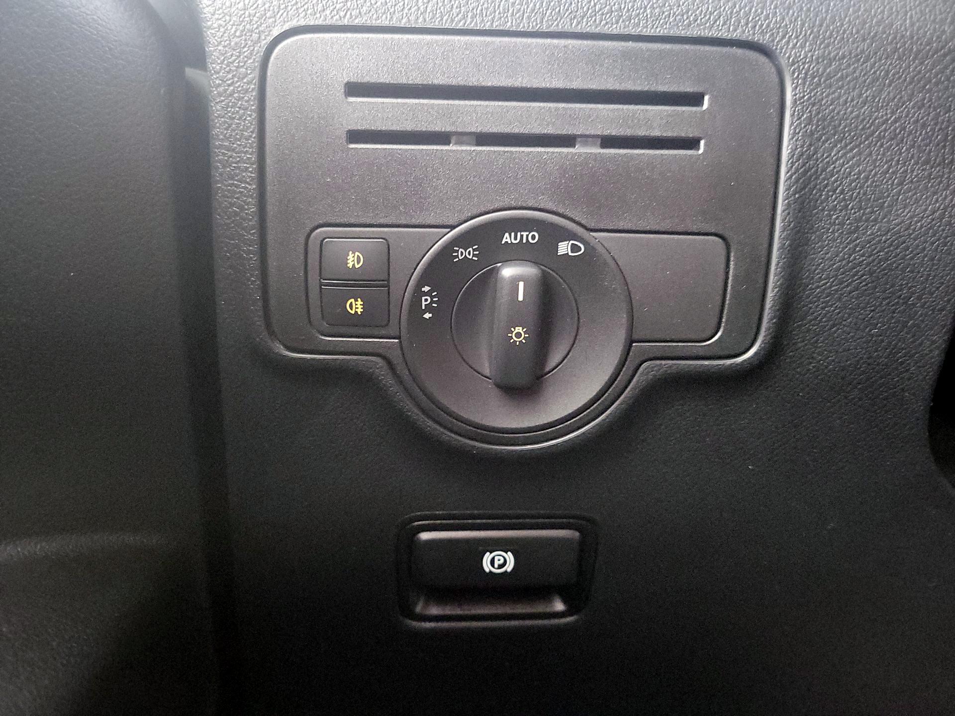 Thumbnail: 2022 Mercedes-Benz Metris - 13