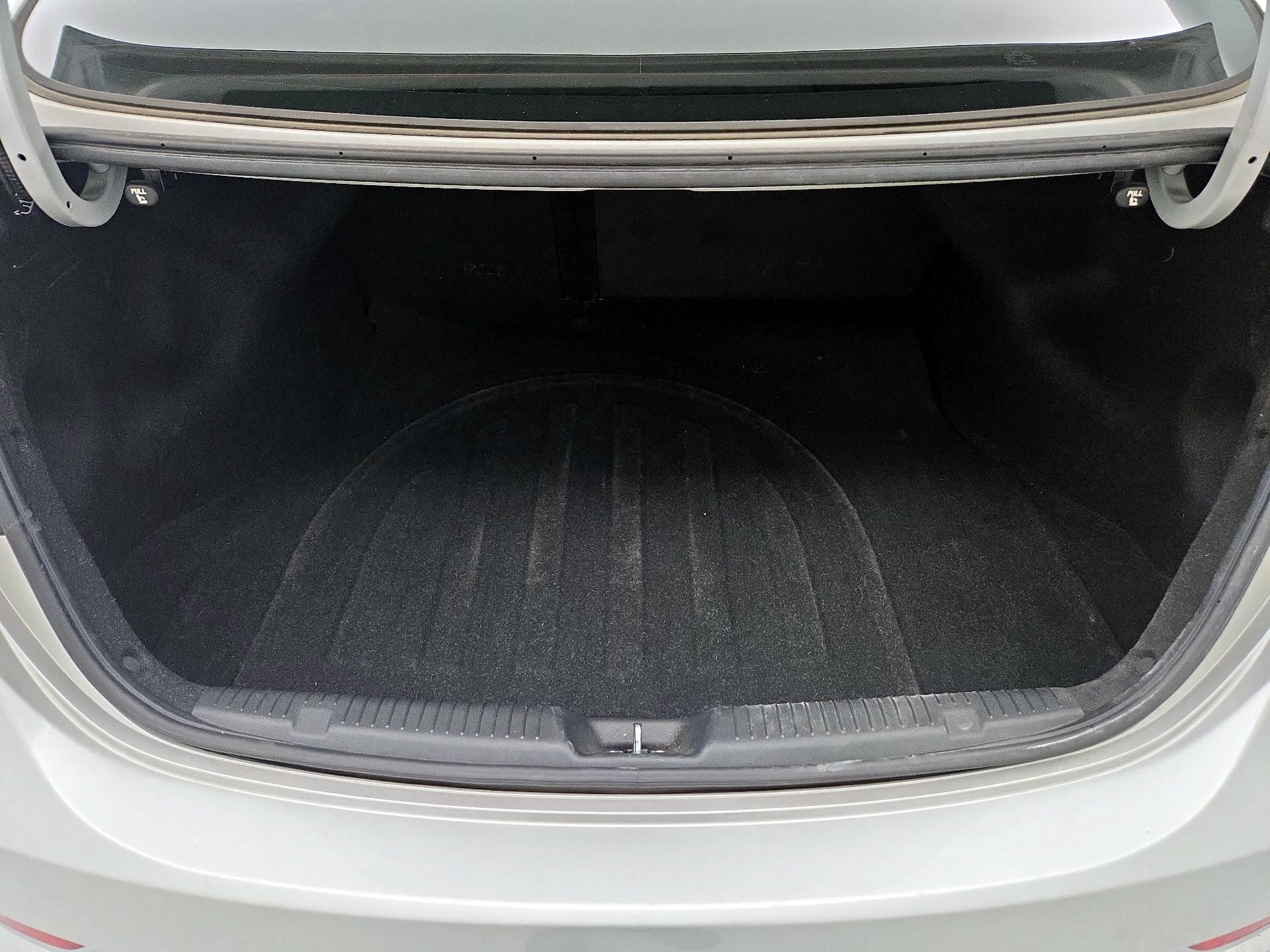 Thumbnail: 2015 Hyundai Elantra - 19