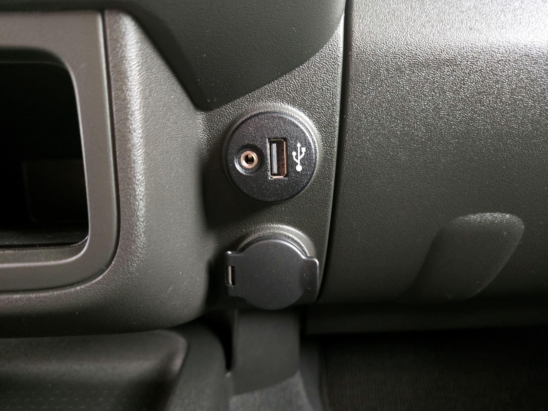 Thumbnail: 2019 Nissan Frontier - 18