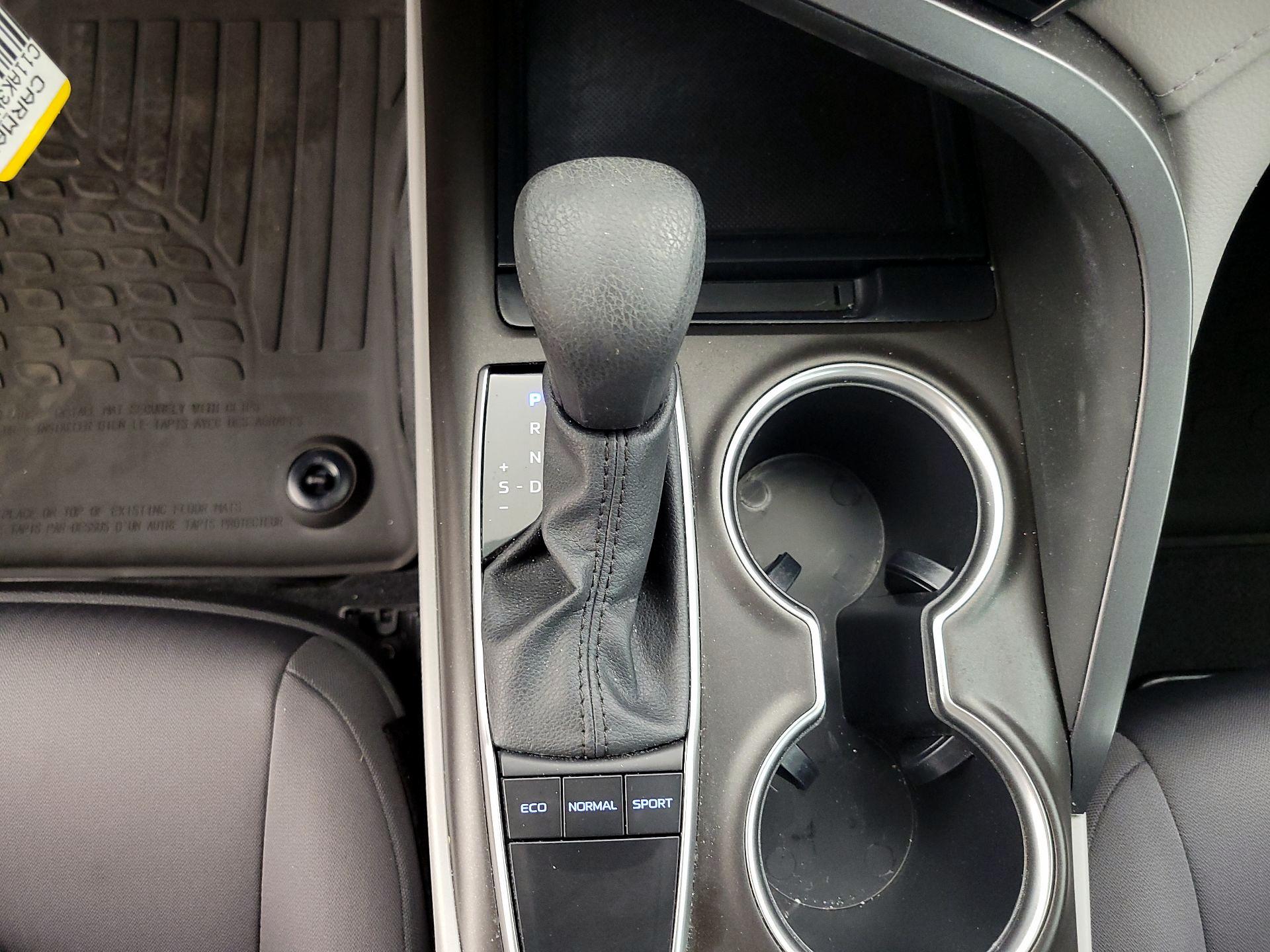 Thumbnail: 2022 Toyota Camry - 17