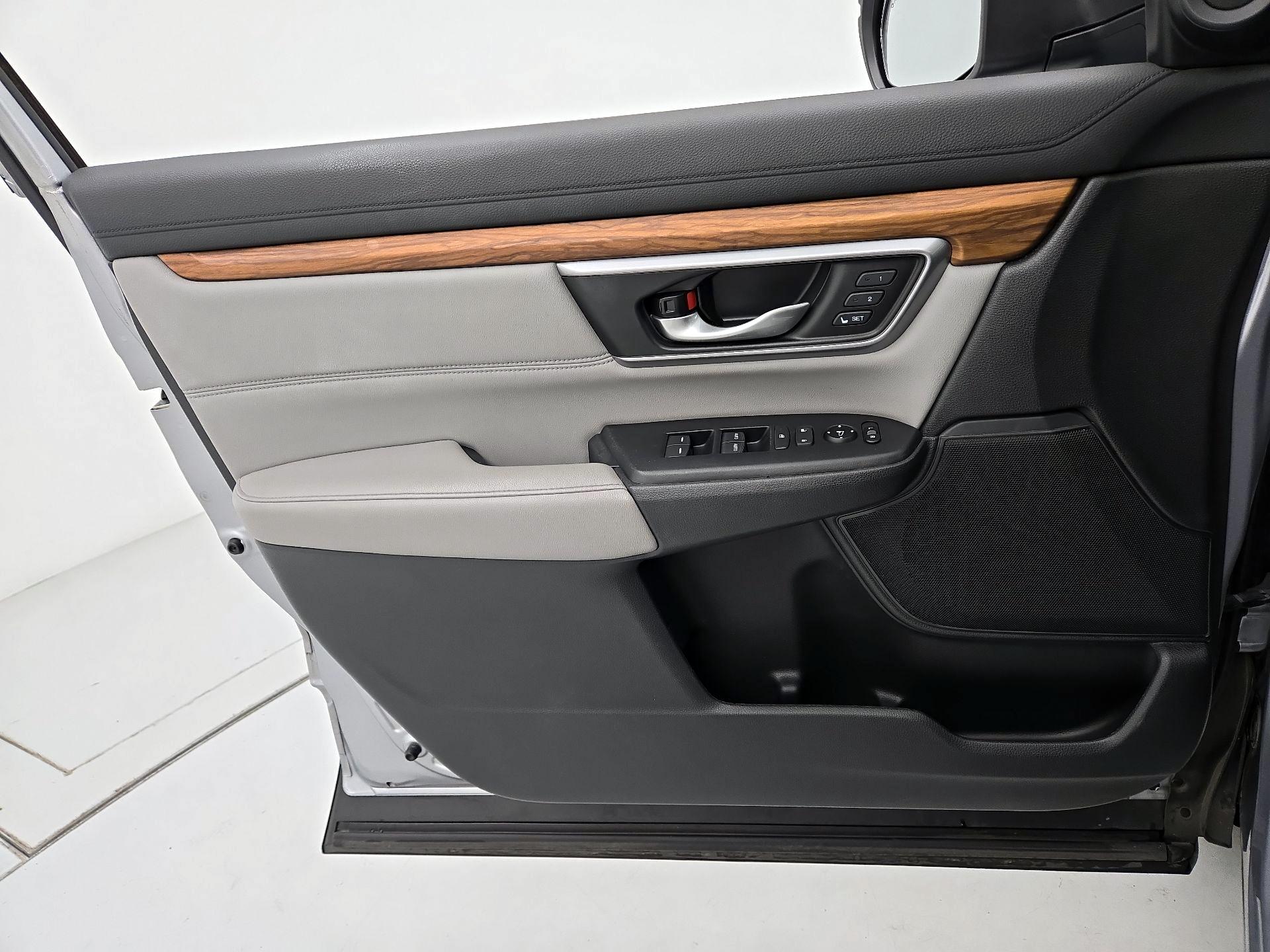 Thumbnail: 2017 Honda CR-V - 12