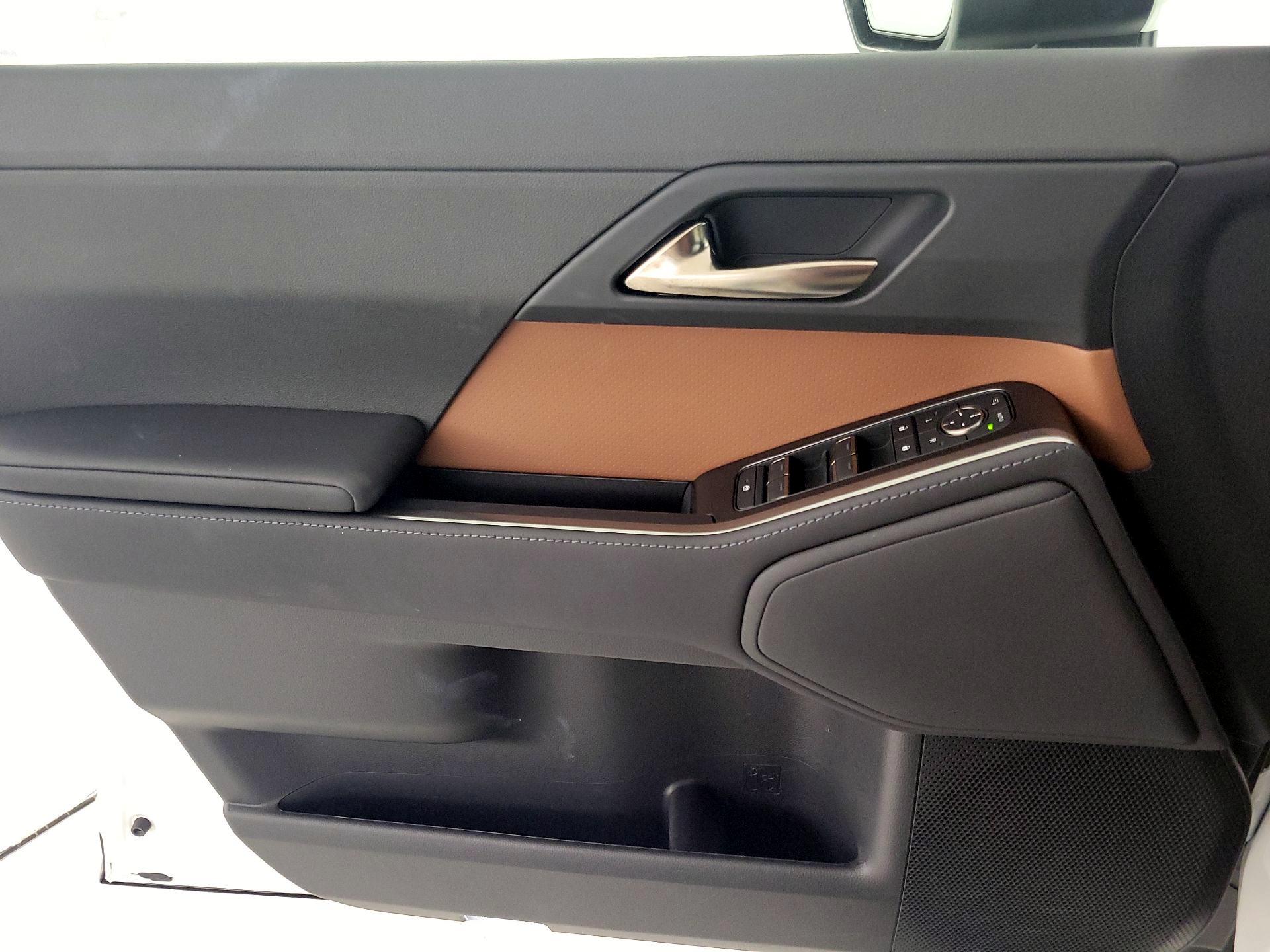 Thumbnail: 2025 Lexus GX - 12