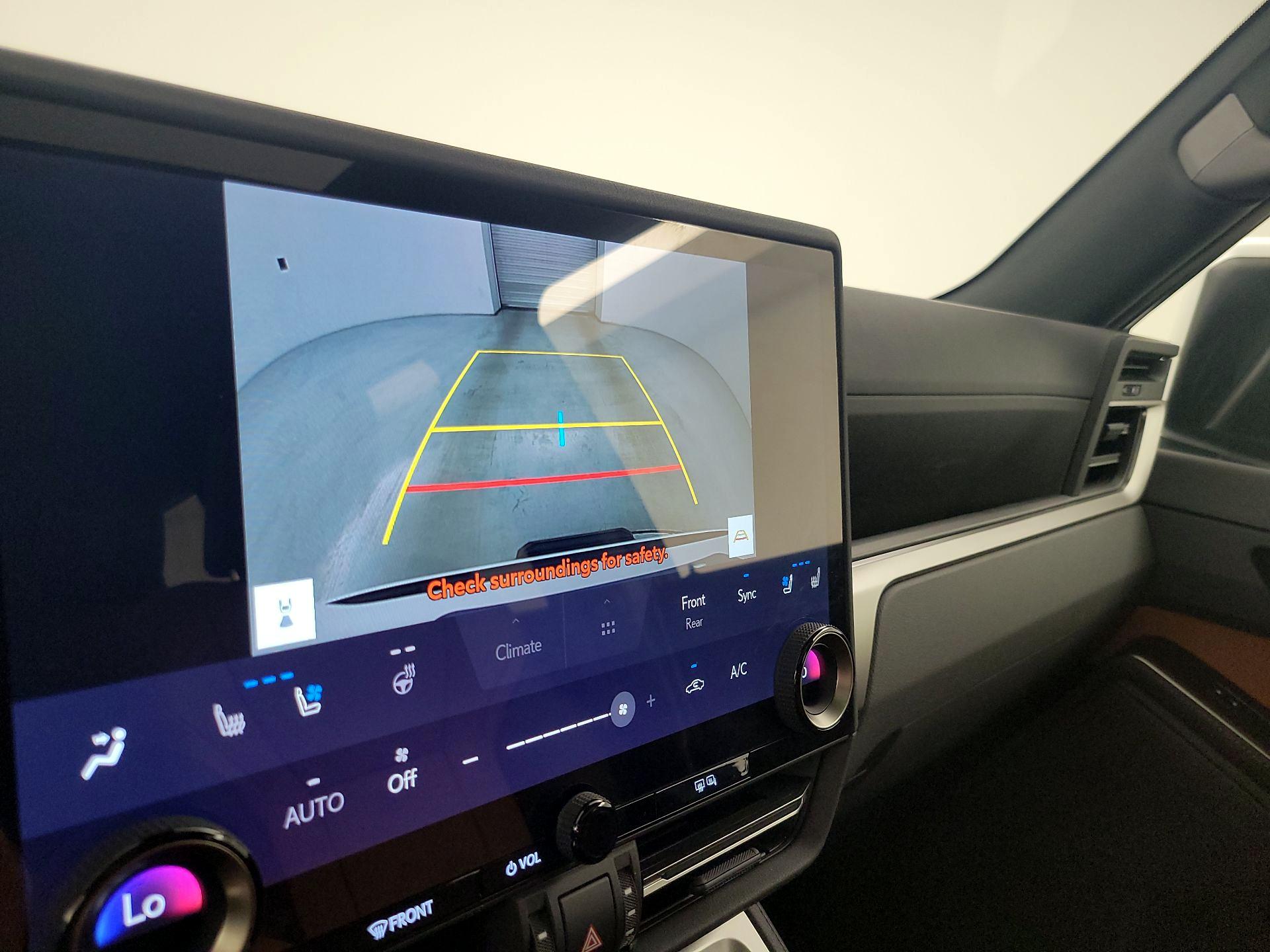 Thumbnail: 2025 Lexus GX - 14