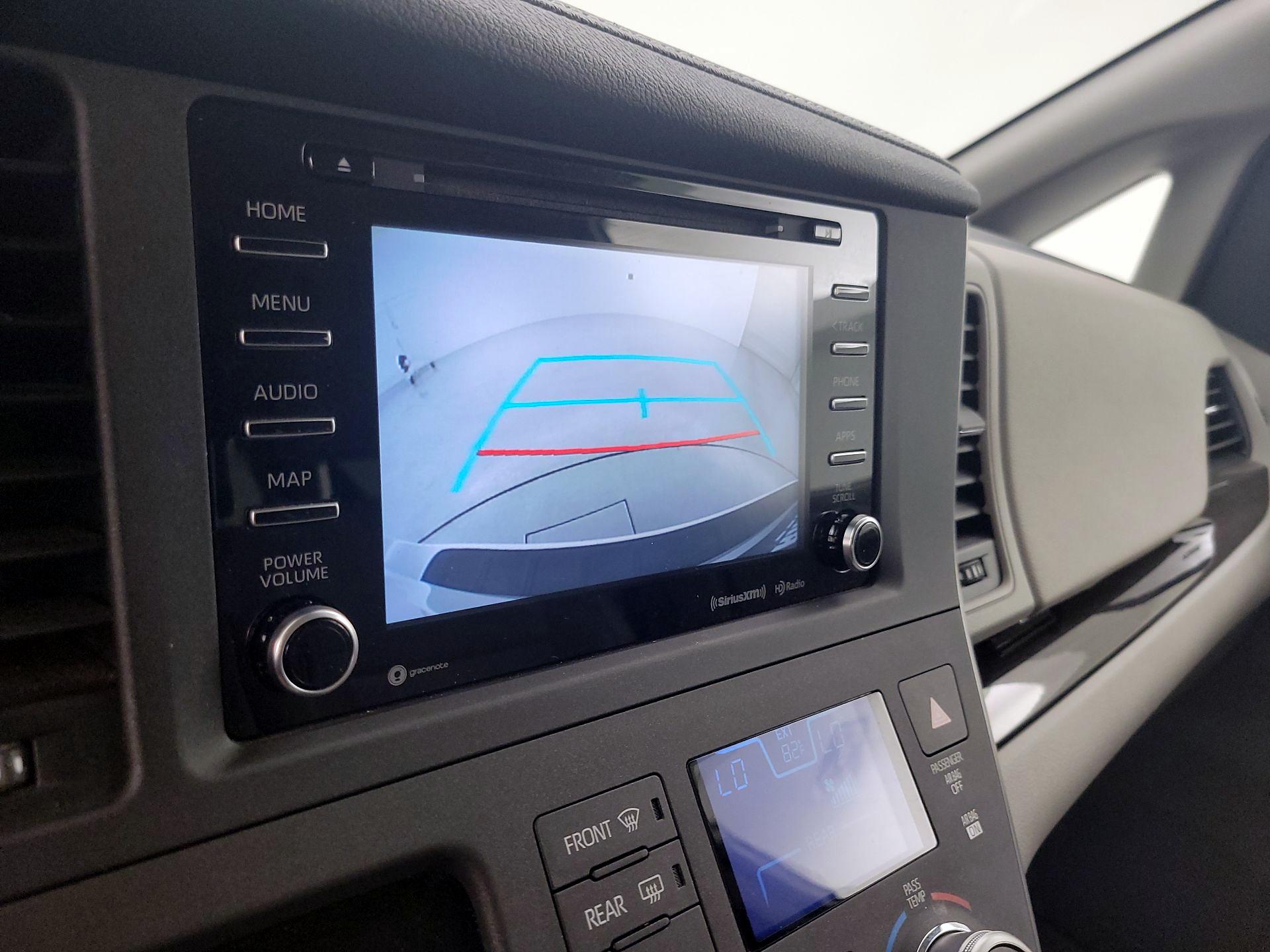 Thumbnail: 2020 Toyota Sienna - 14