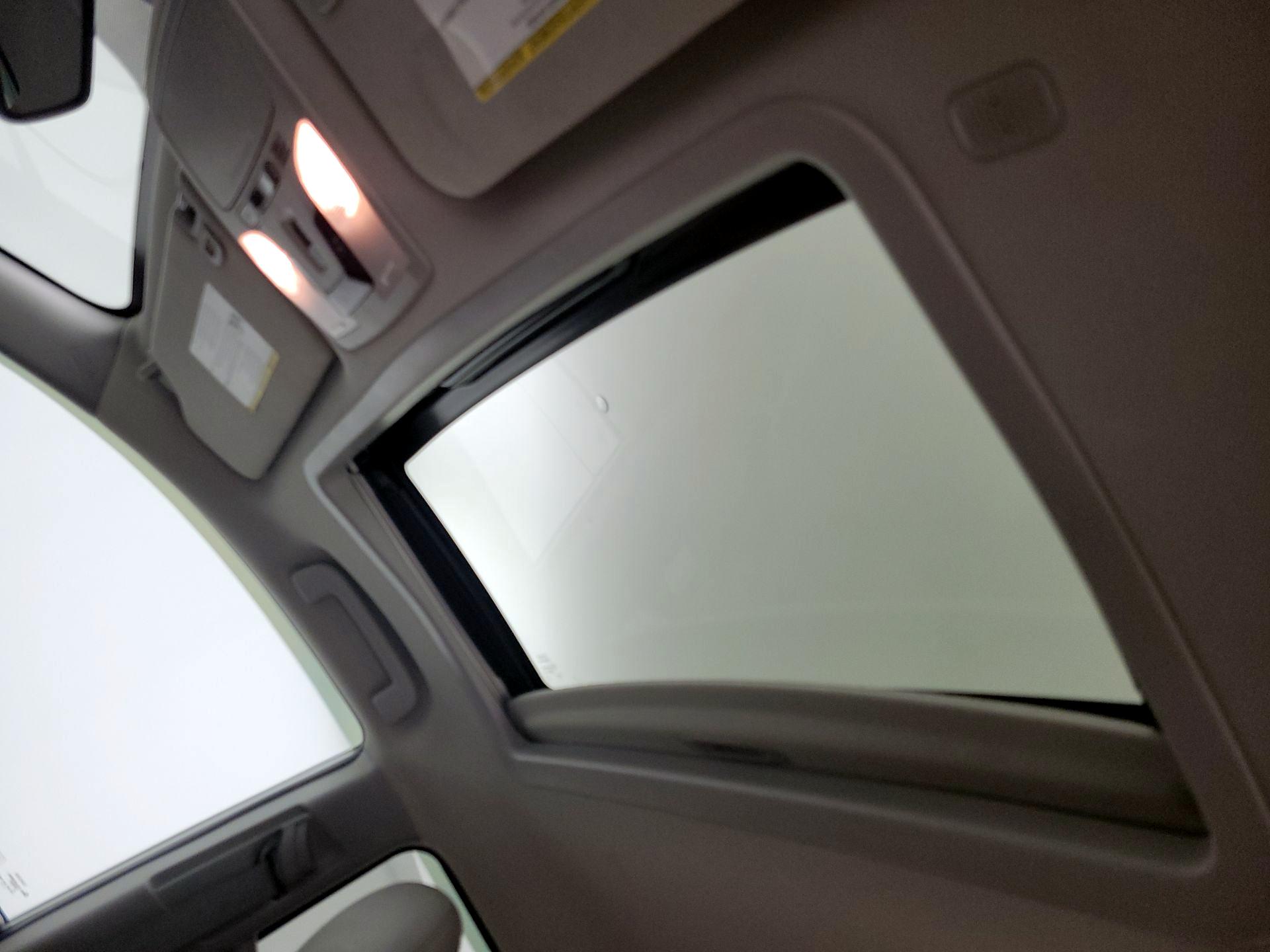 Thumbnail: 2020 Toyota Sienna - 19