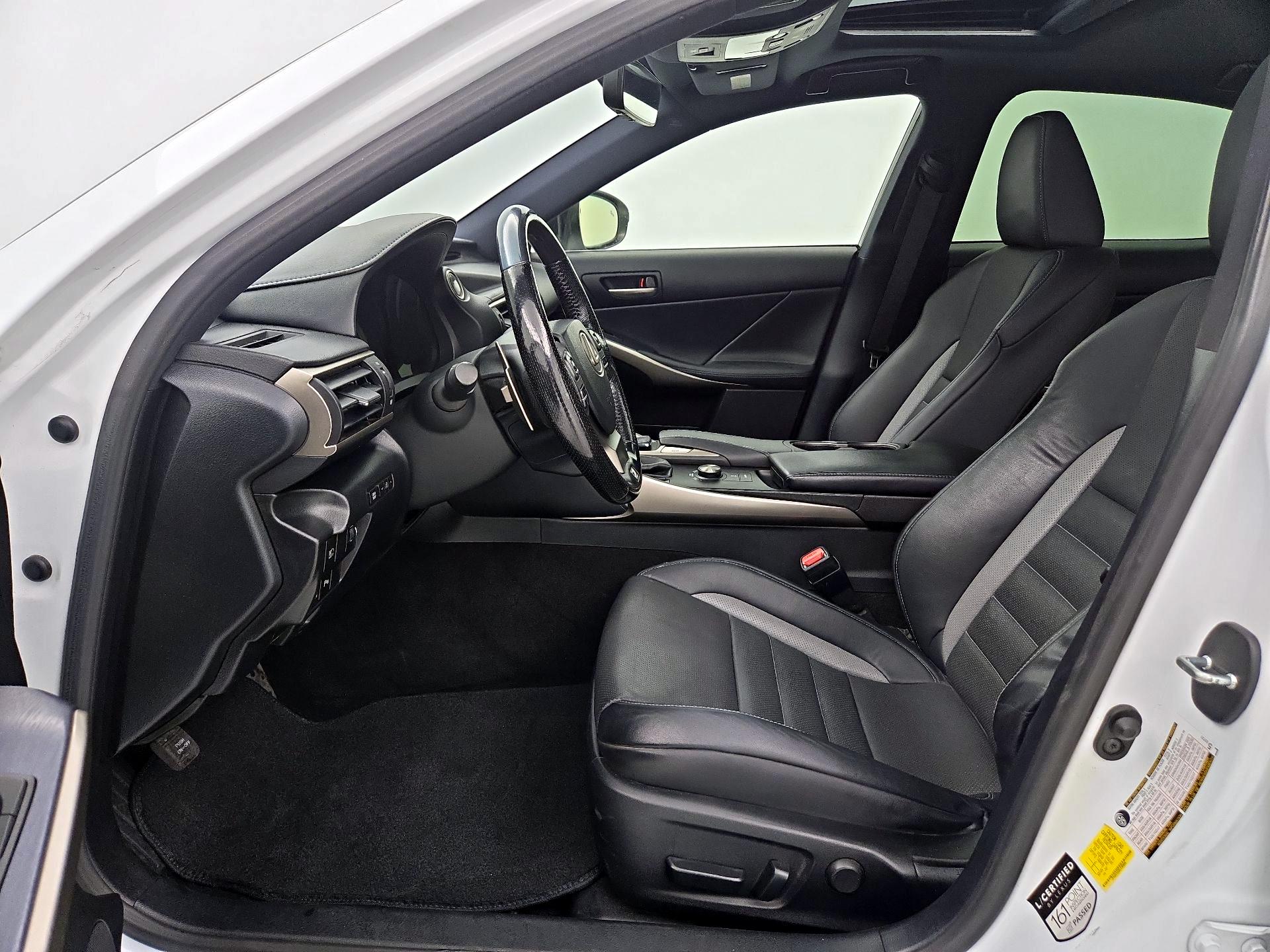 Thumbnail: 2020 Lexus IS - 11