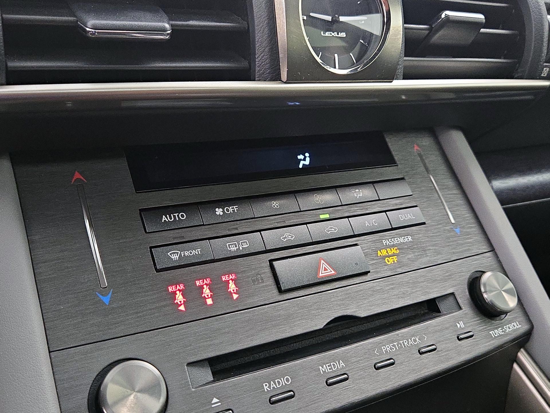 Thumbnail: 2020 Lexus IS - 17