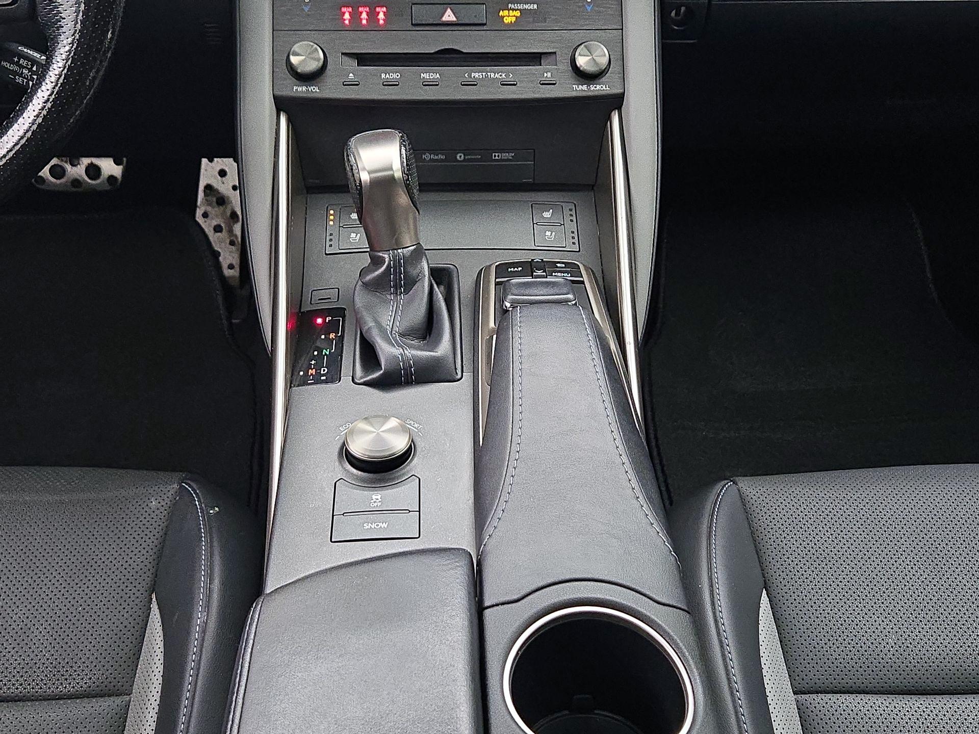 Thumbnail: 2020 Lexus IS - 18