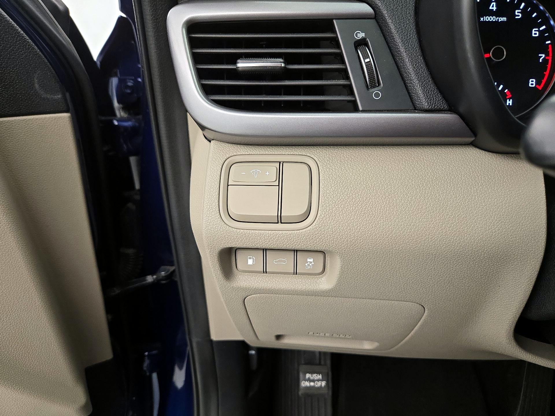 Thumbnail: 2017 Kia Optima - 13