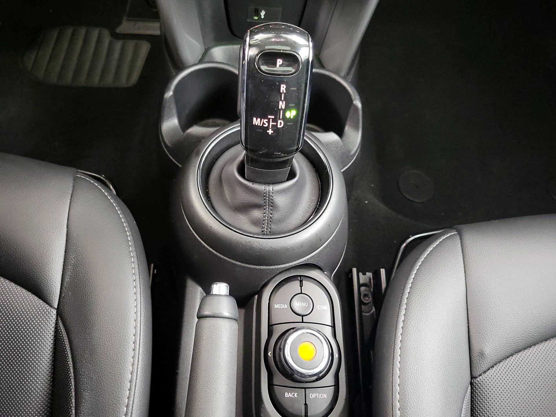 Thumbnail: 2021 MINI Cooper Hardtop - 17