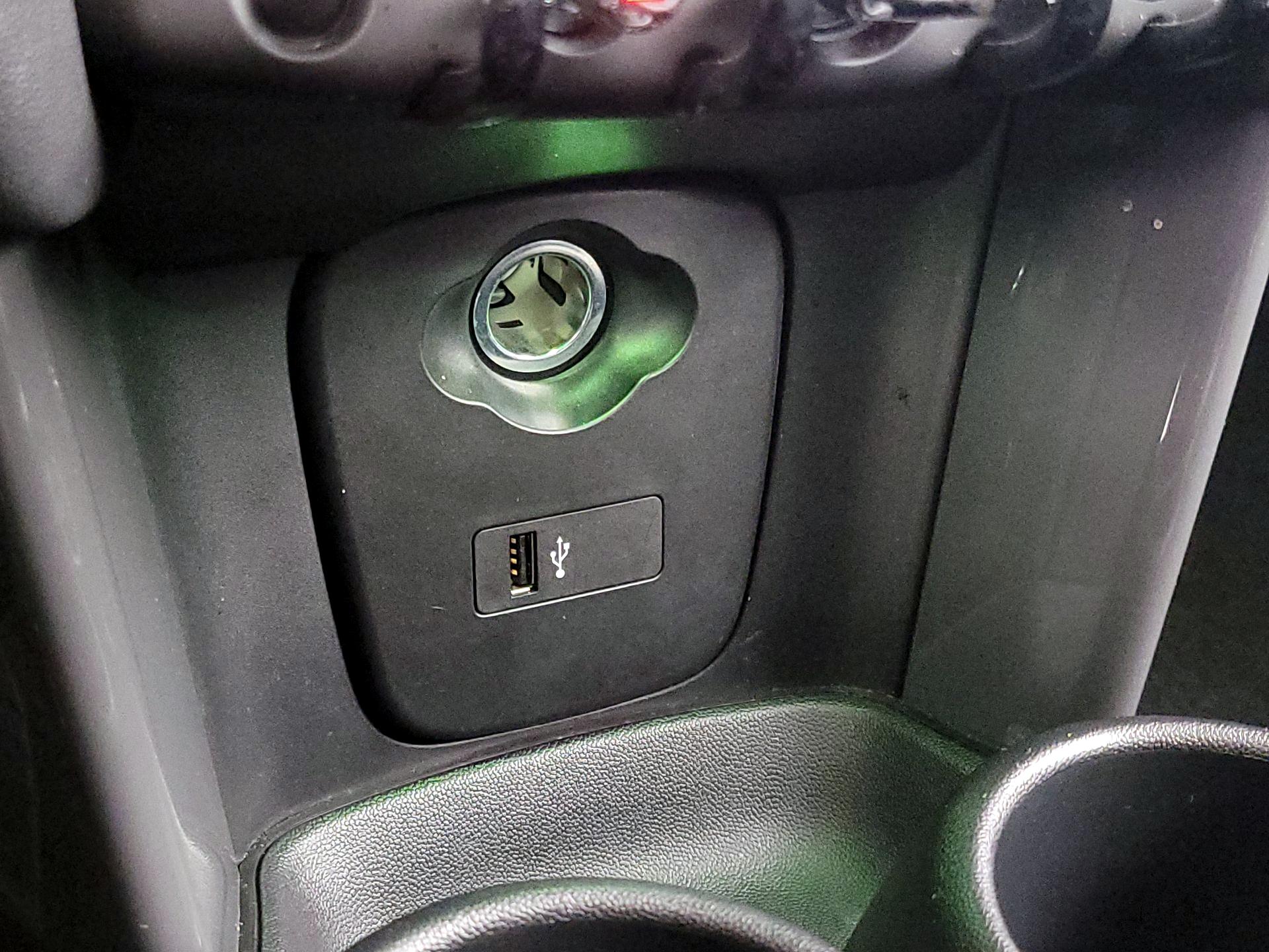 Thumbnail: 2021 MINI Cooper Hardtop - 18