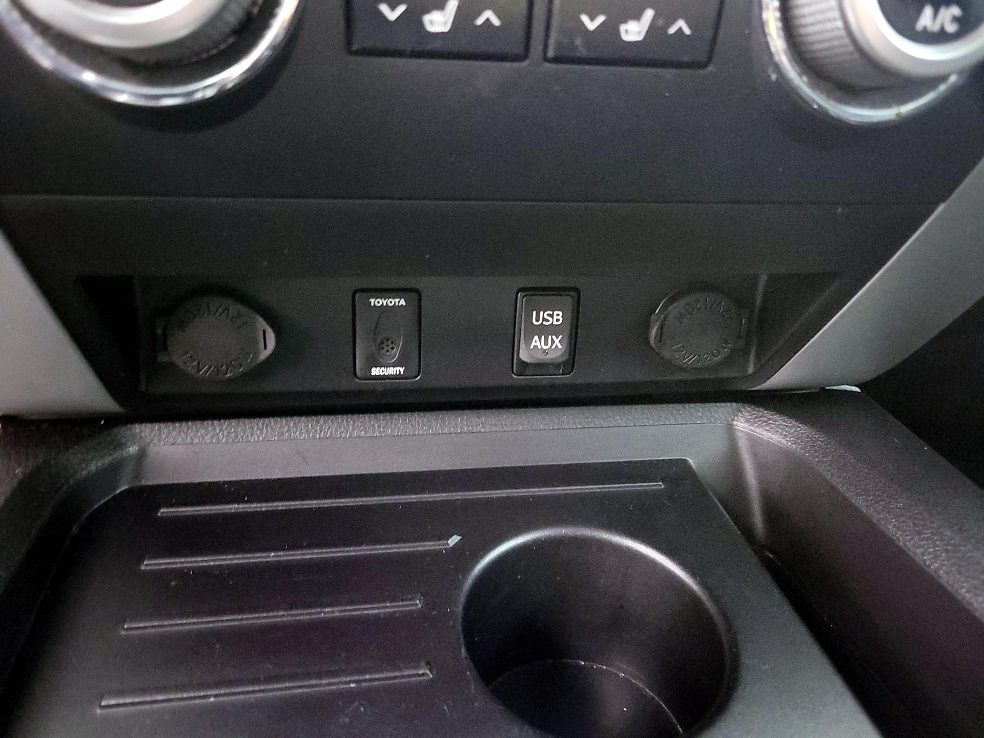 Thumbnail: 2016 Toyota Tundra - 19