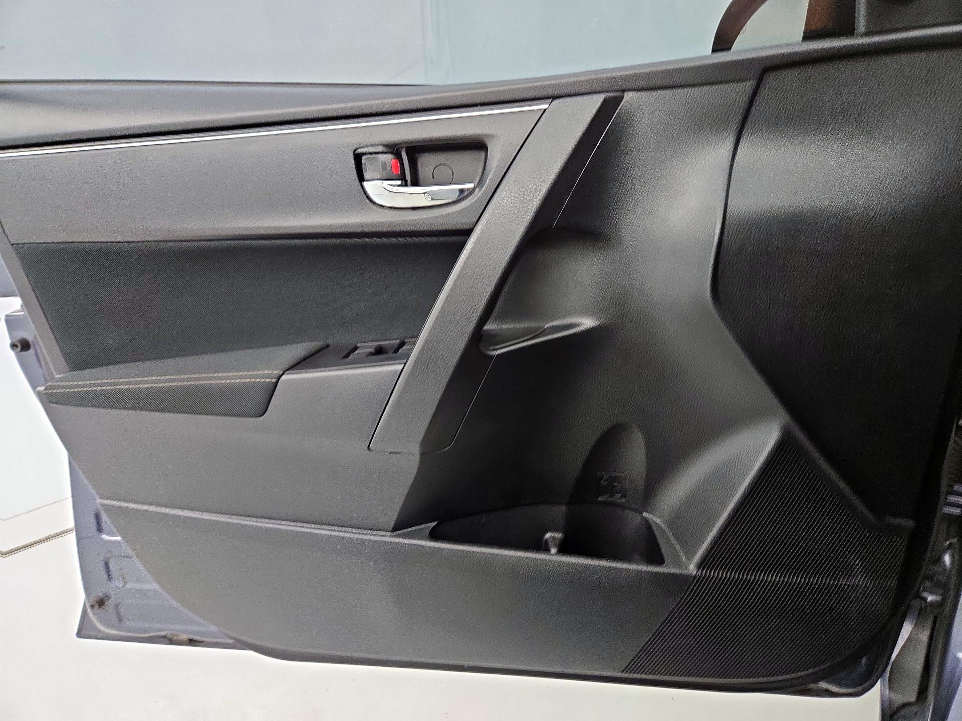 Thumbnail: 2017 Toyota Corolla - 12