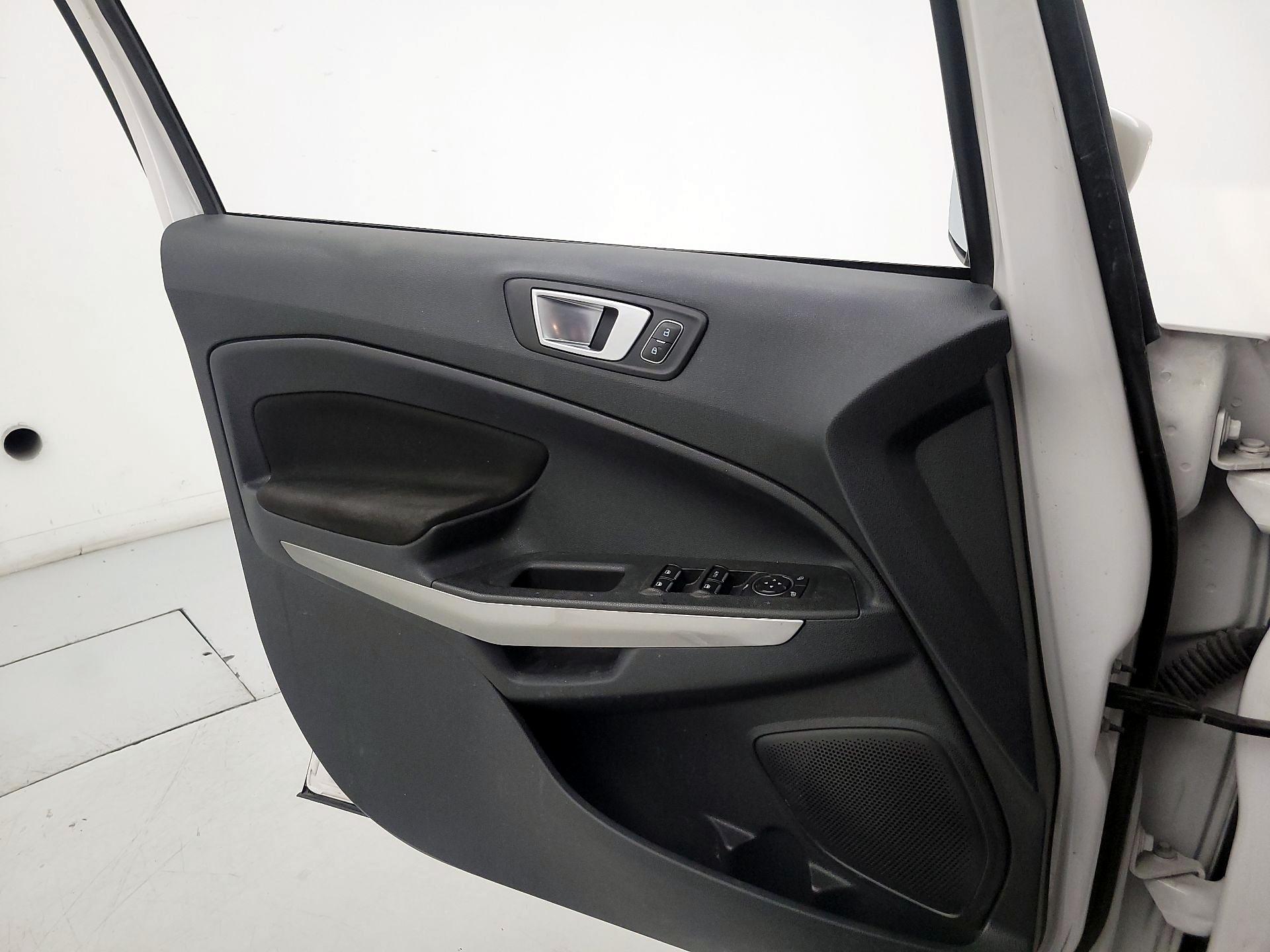 Thumbnail: 2018 Ford EcoSport - 12