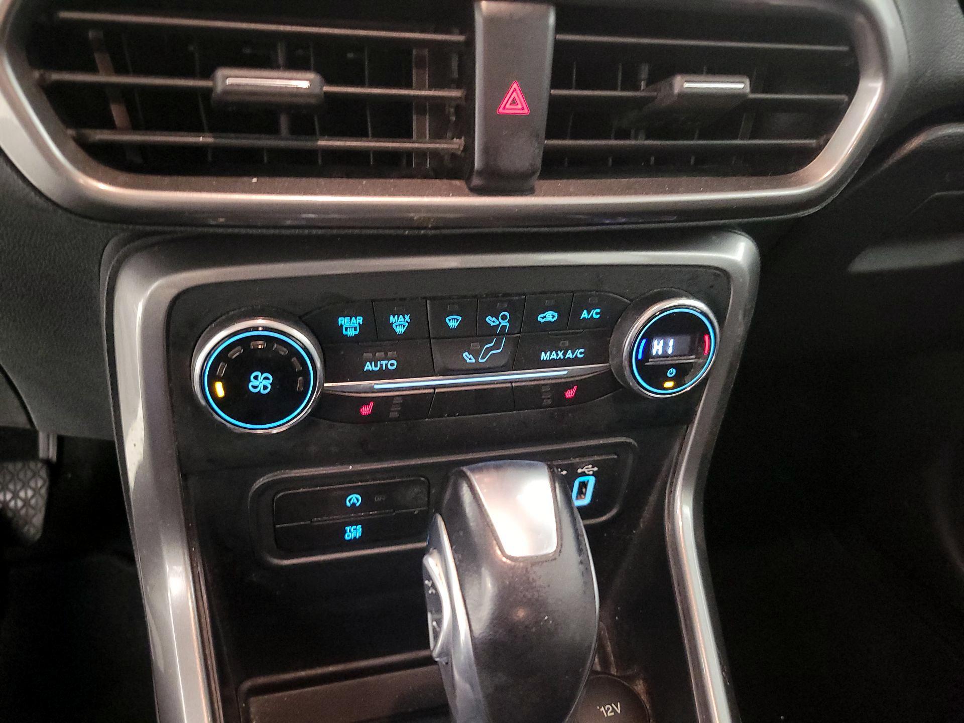 Thumbnail: 2018 Ford EcoSport - 16