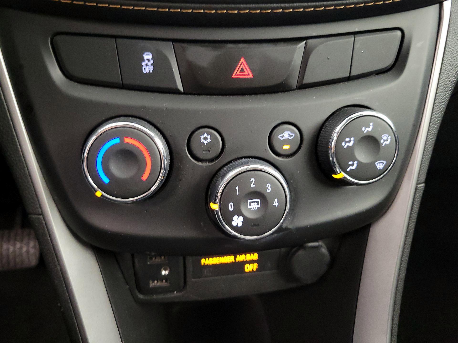 Thumbnail: 2019 Chevrolet Trax - 16