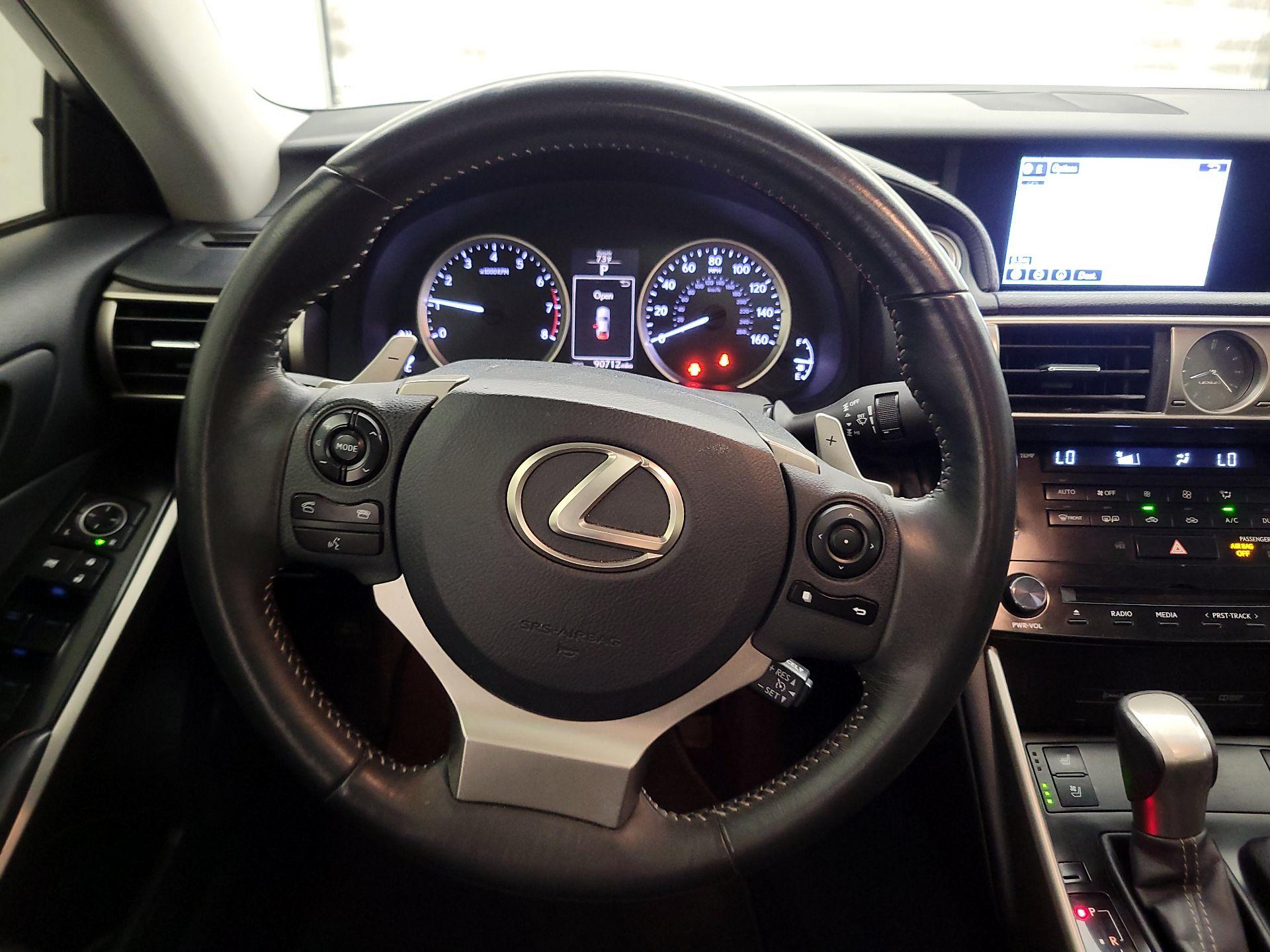 Thumbnail: 2014 Lexus IS - 10