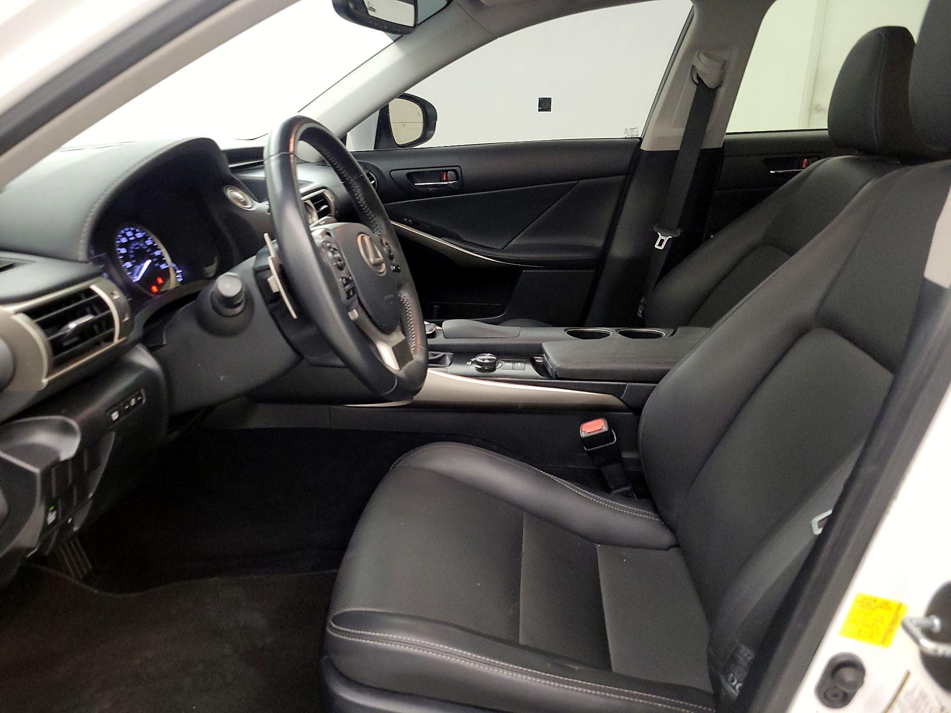 Thumbnail: 2014 Lexus IS - 11