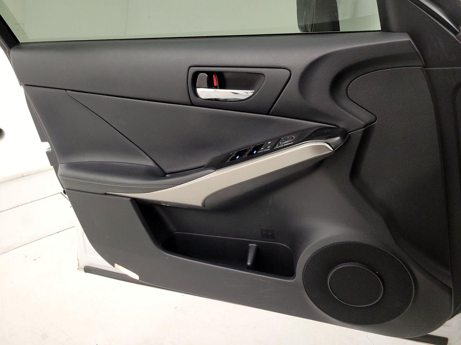 Thumbnail: 2014 Lexus IS - 12