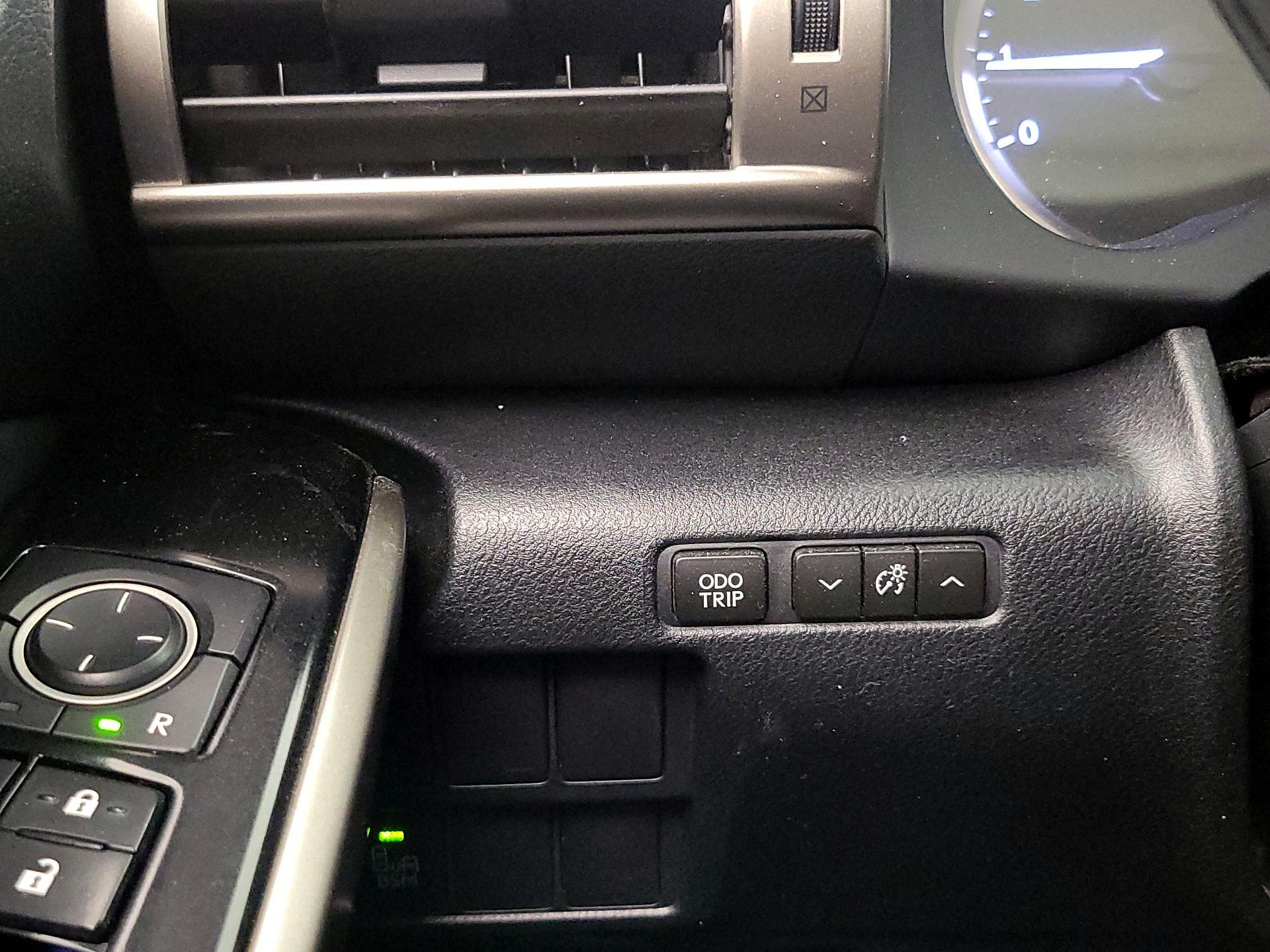 Thumbnail: 2014 Lexus IS - 13